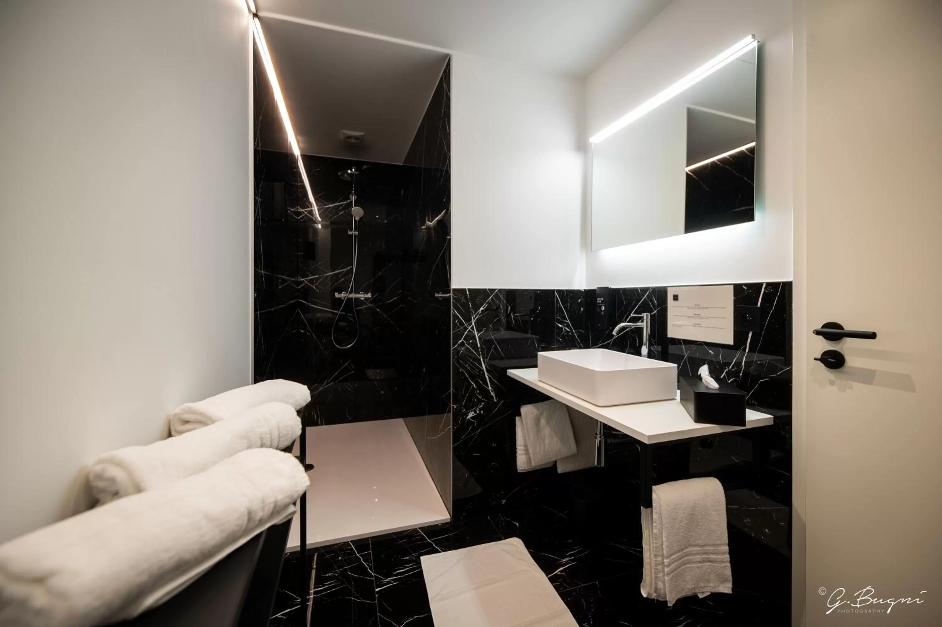 La Reine Hôtel & Restaurant