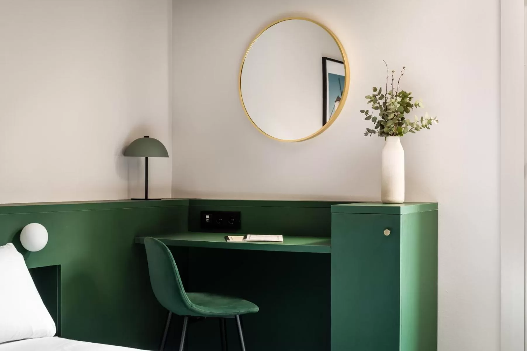 Bedroom in BYPILLOW Mothern