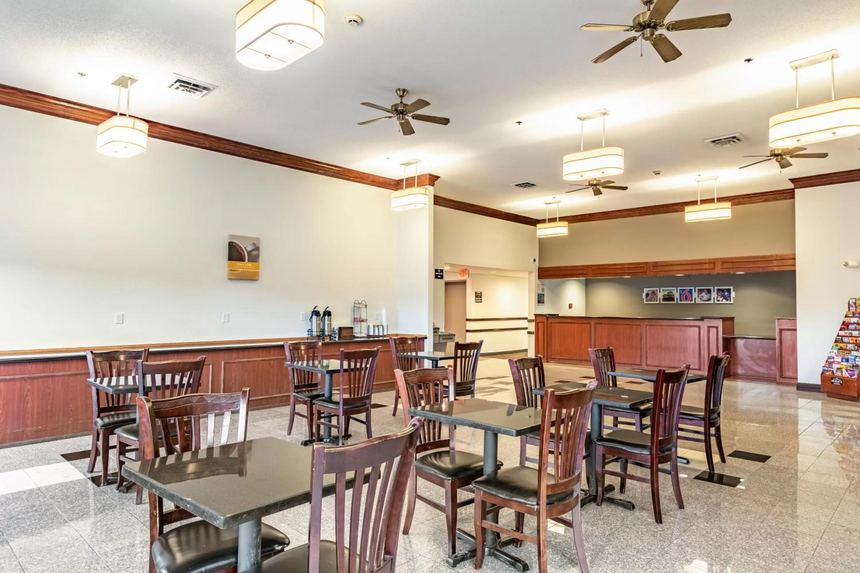 Lobby or reception in Motel 6 Walton, KY - Richwood - Cincinnati Airport South