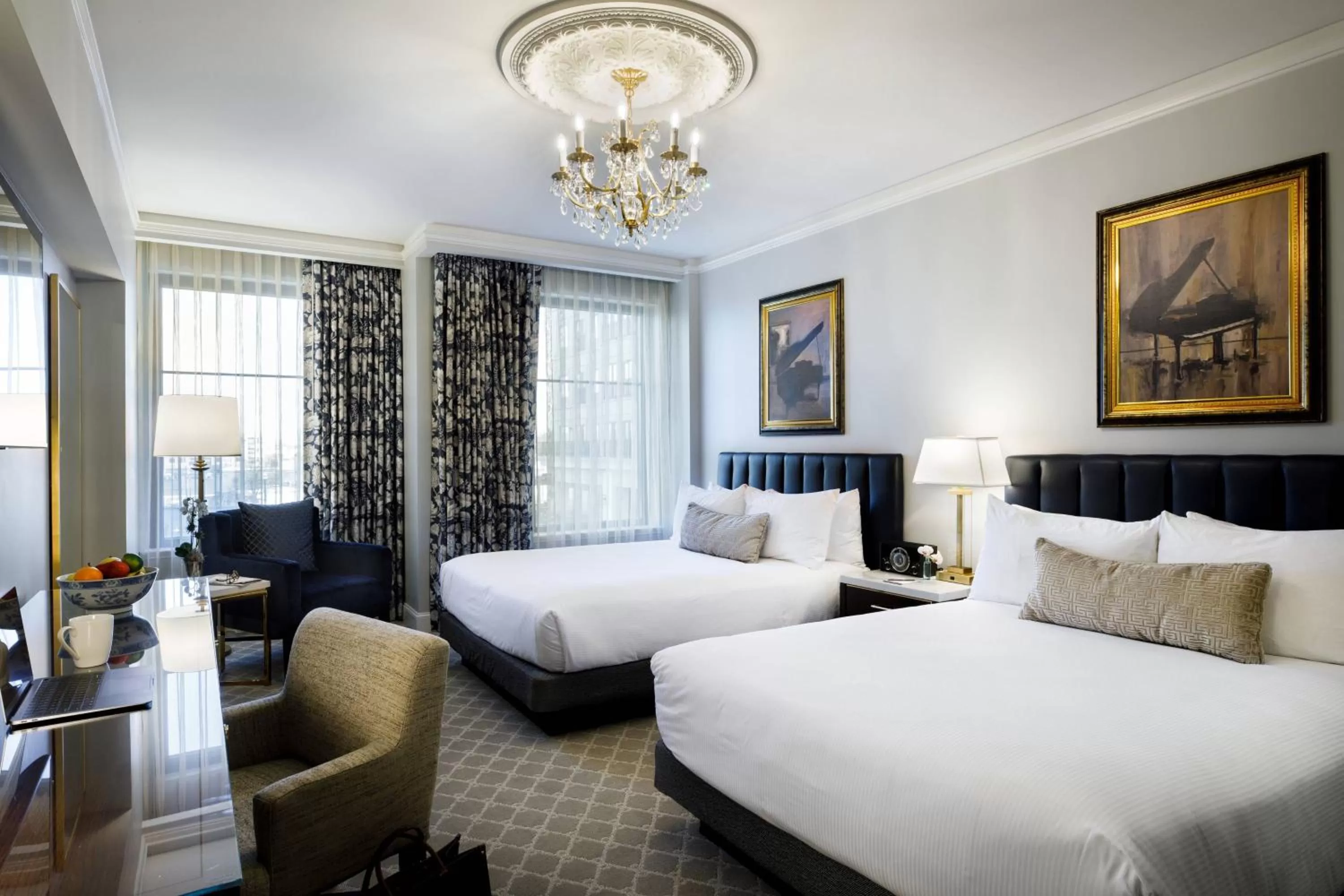 Photo of the whole room, Bed in Hotel Carmichael, Autograph Collection