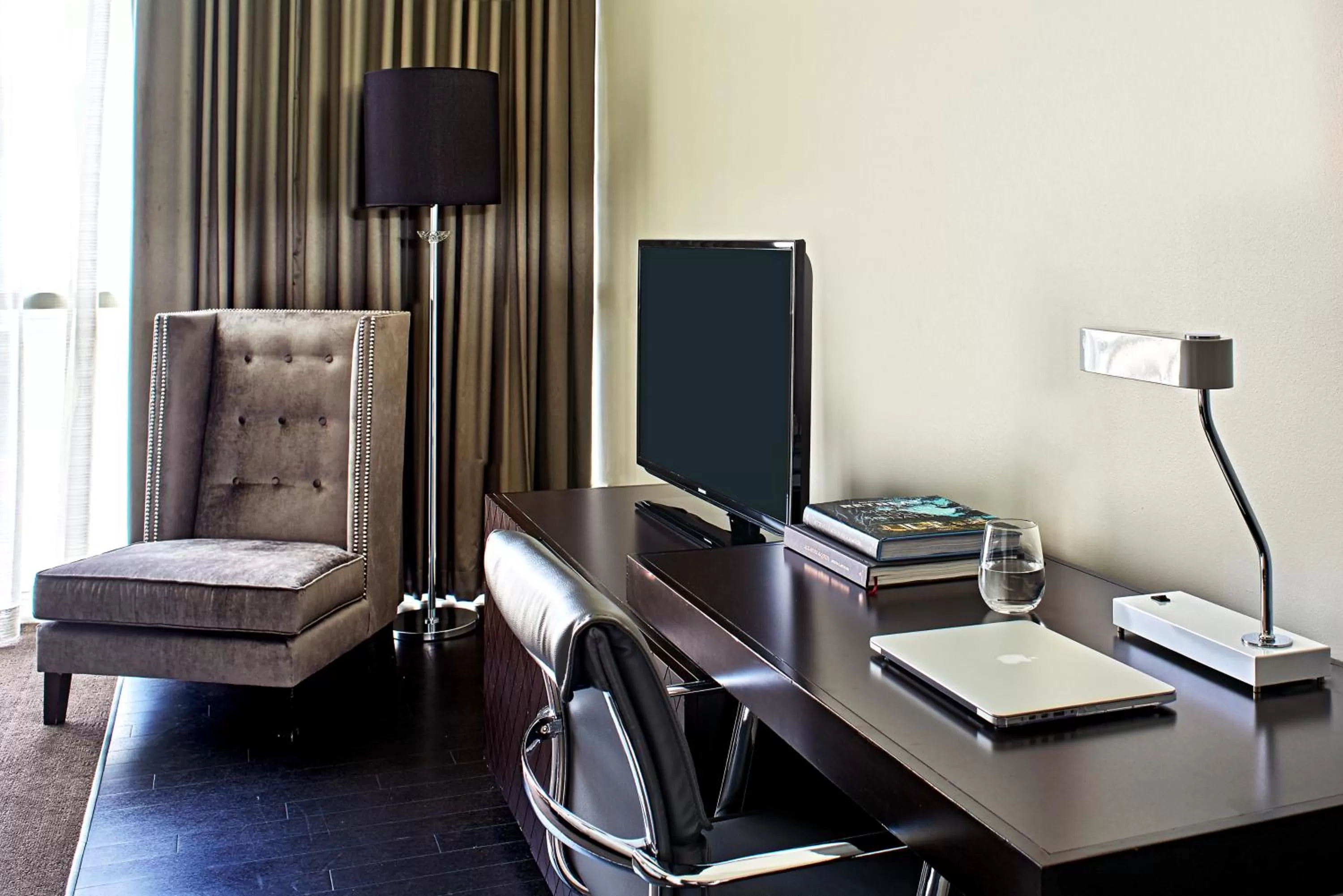 Seating area in The Fontaine