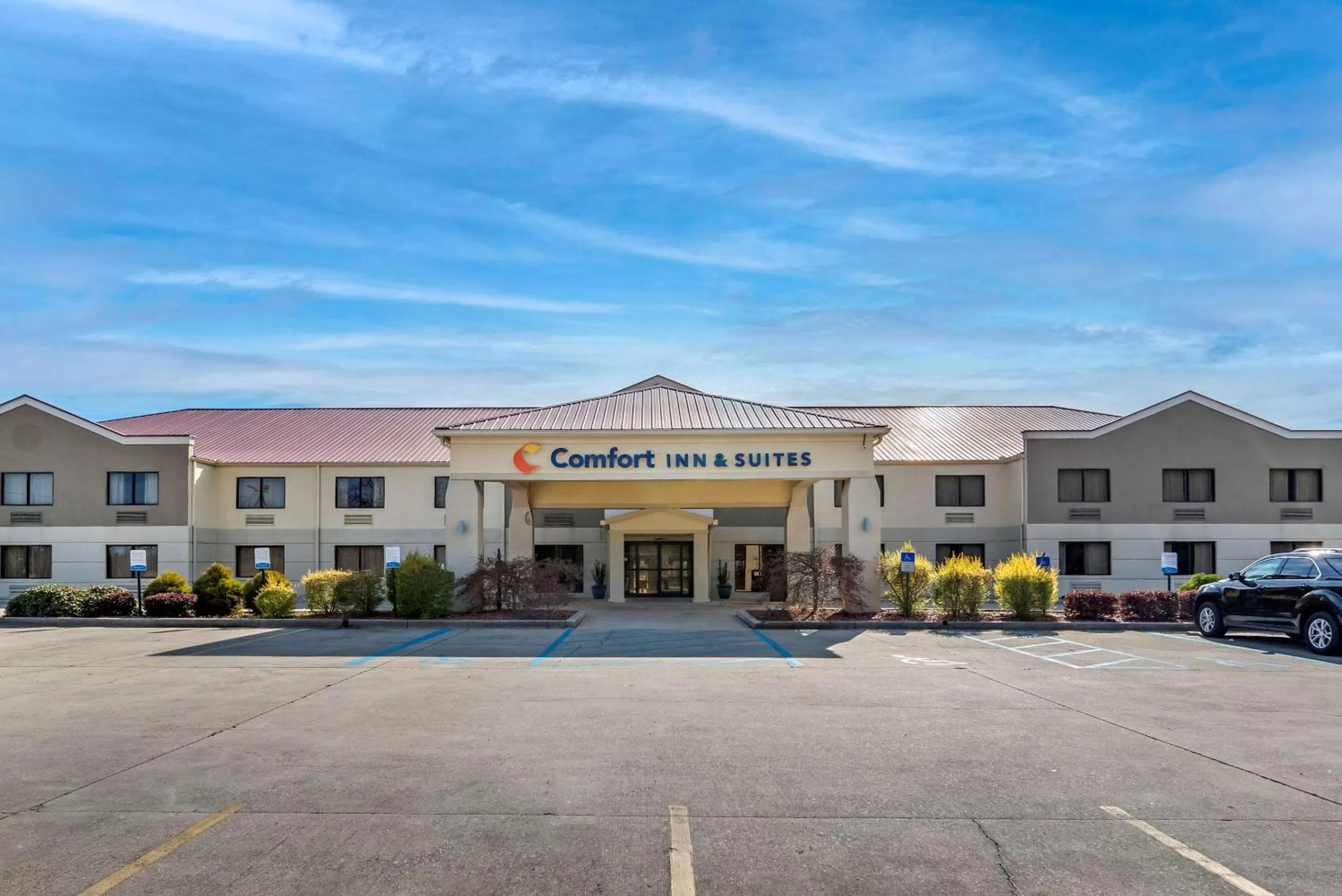 Property building in Comfort Inn & Suites Leeds I-20