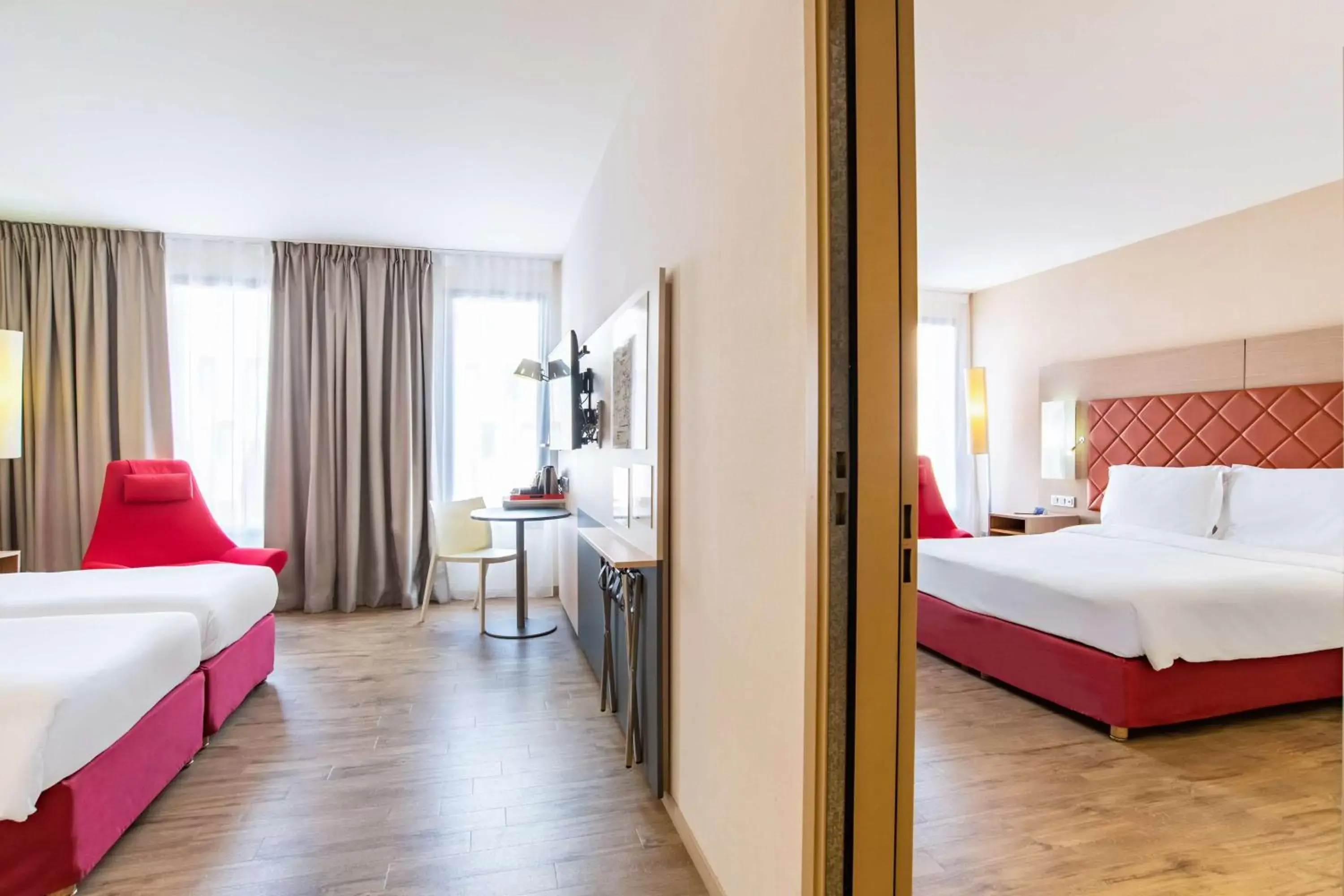 Family Room in Radisson Blu Hotel Toulouse Airport Family Room in Radisson Blu Hotel Toulouse Airport