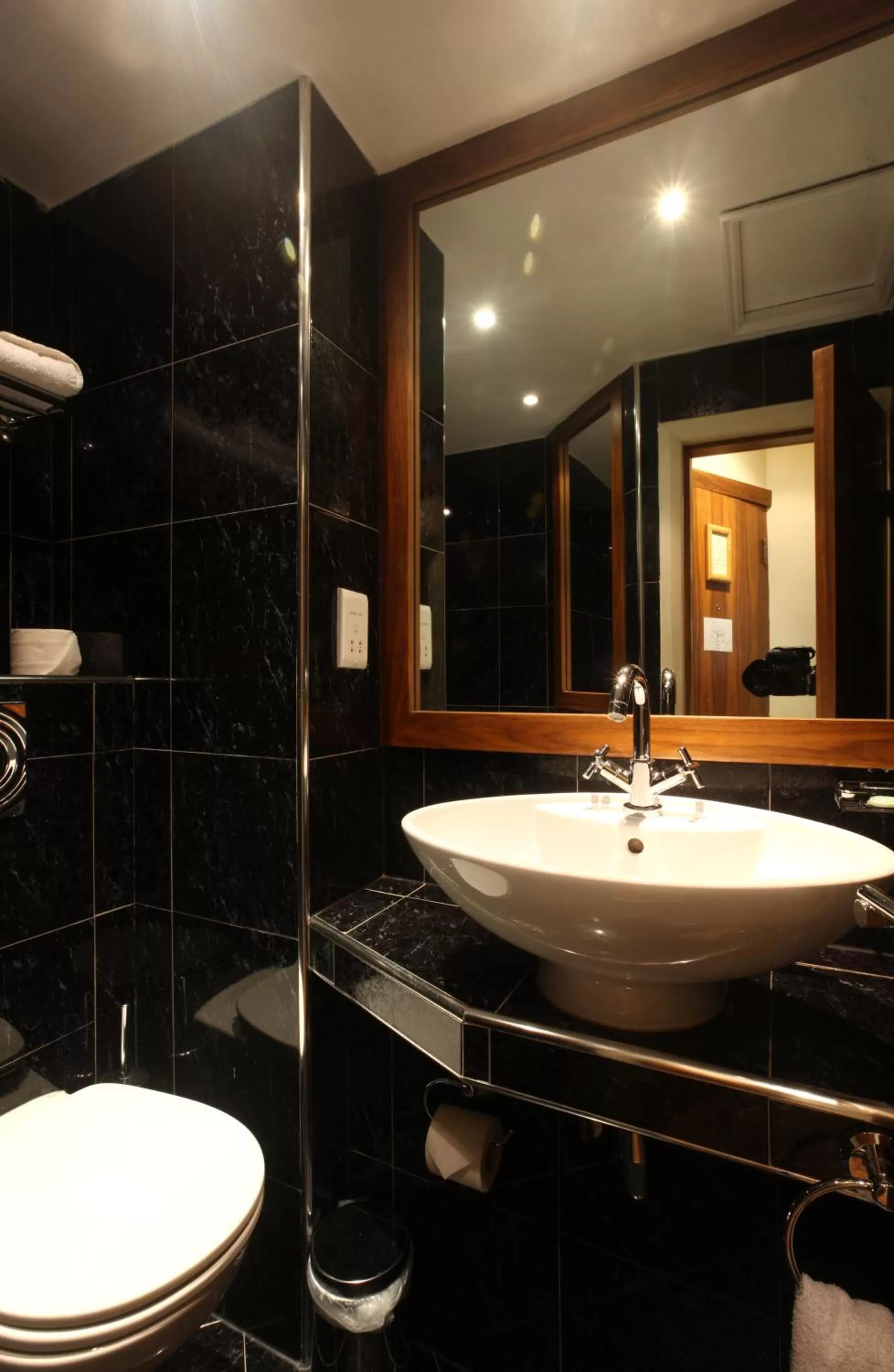 Bathroom in Mayflower Hotel