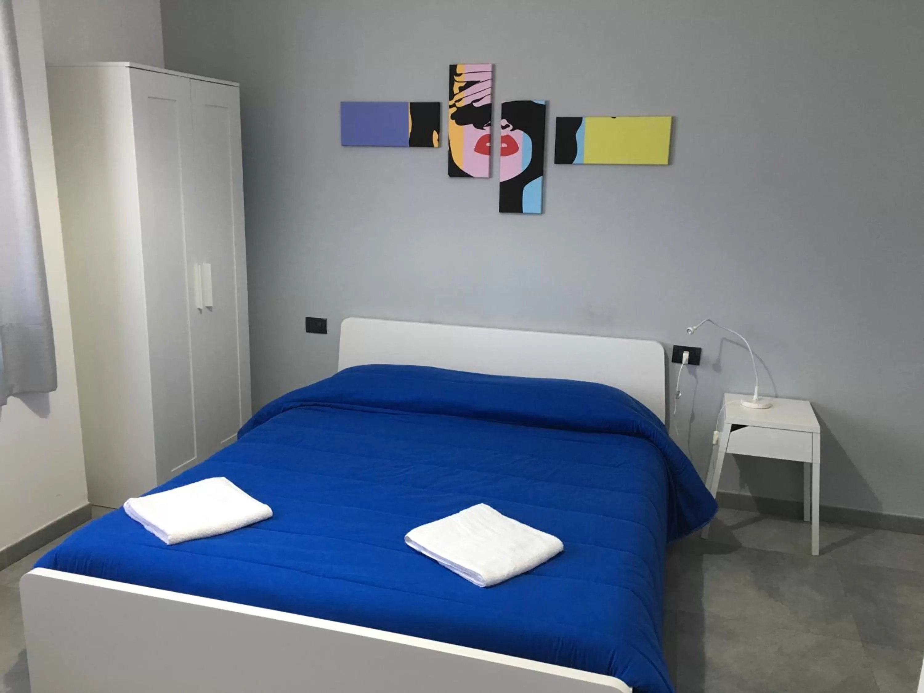 Bedroom, Bed in Interno 10