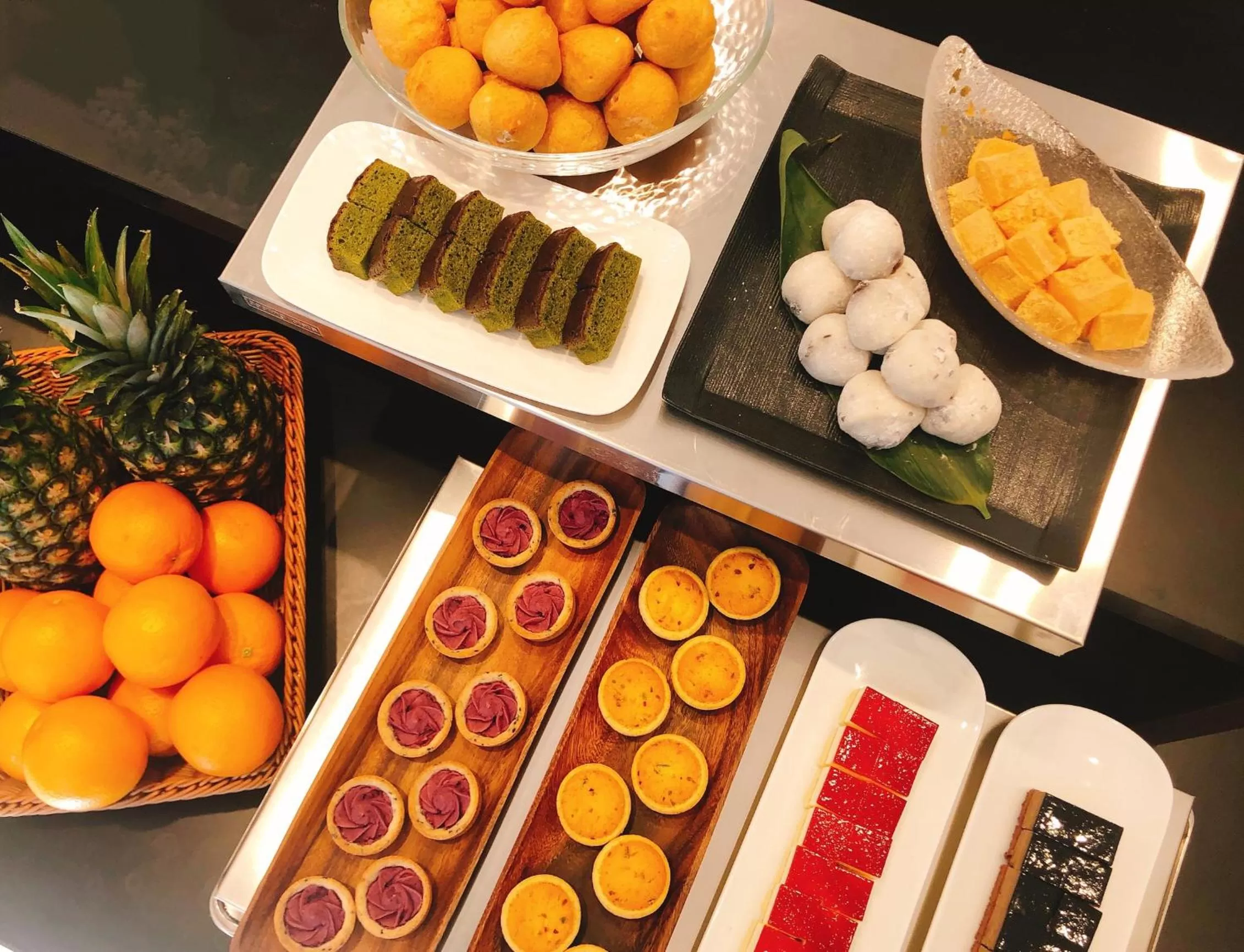 Food and drinks in Smile Hotel Premium Osaka Hommachi