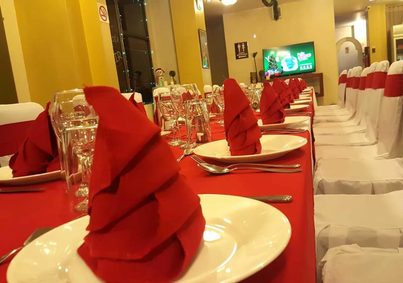 Restaurant/Places to Eat in La Merced Plaza Hostal