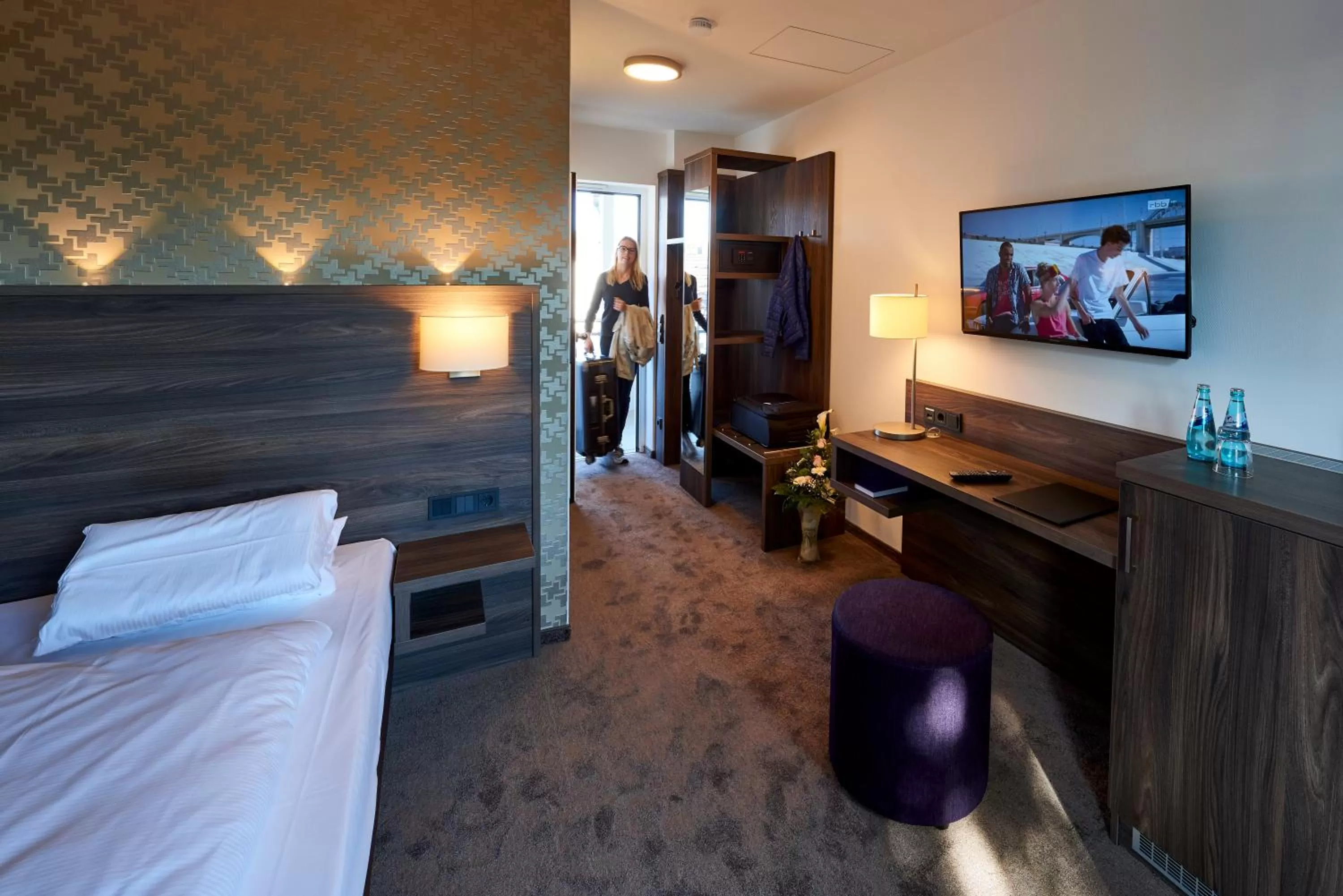 TV/Entertainment Center in Hotel Mühlenhof Lollar