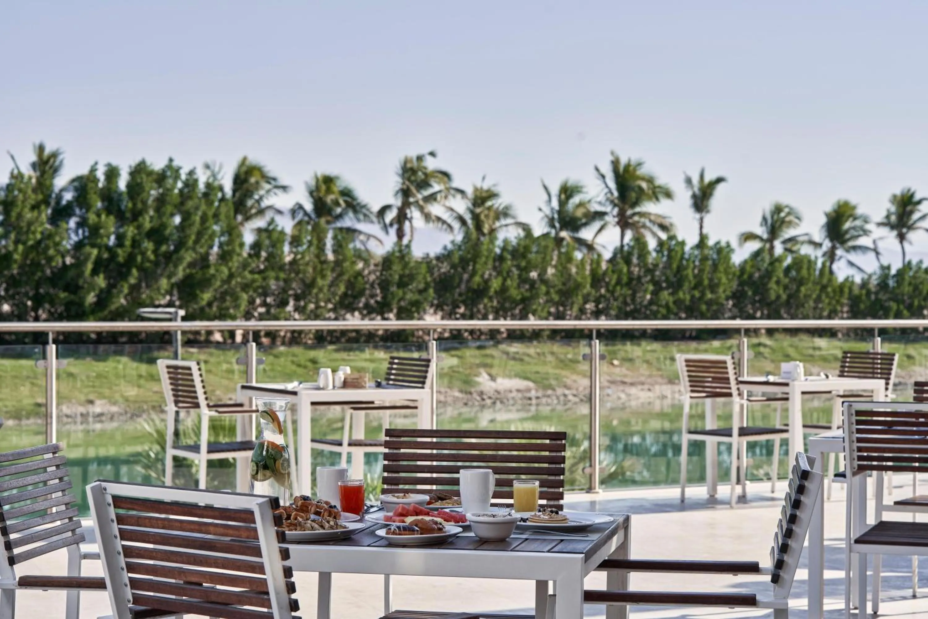 Restaurant/places to eat in Fanar Hotel & Residences