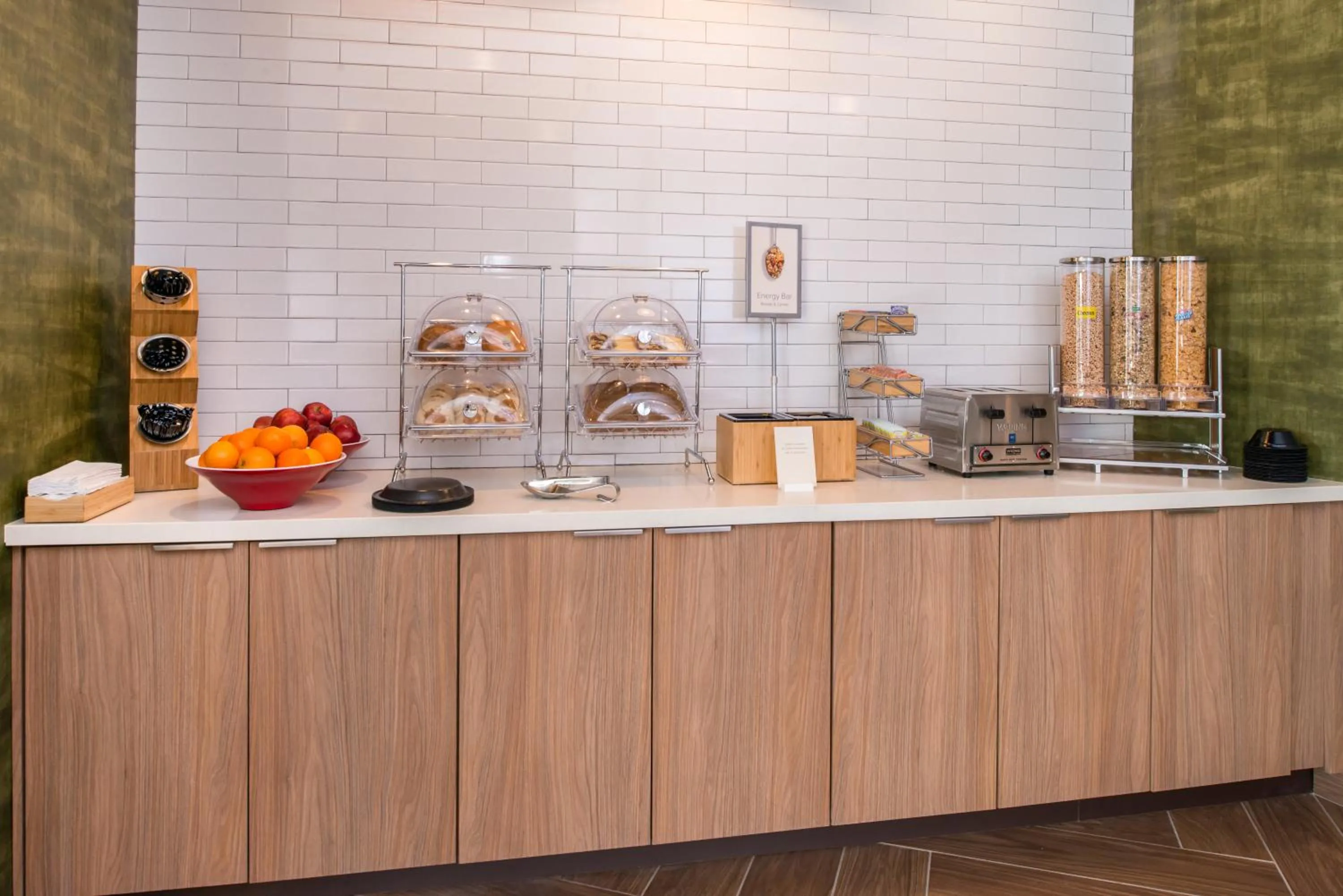 Breakfast in Fairfield Inn & Suites by Marriott Fort Worth Southwest at Cityview