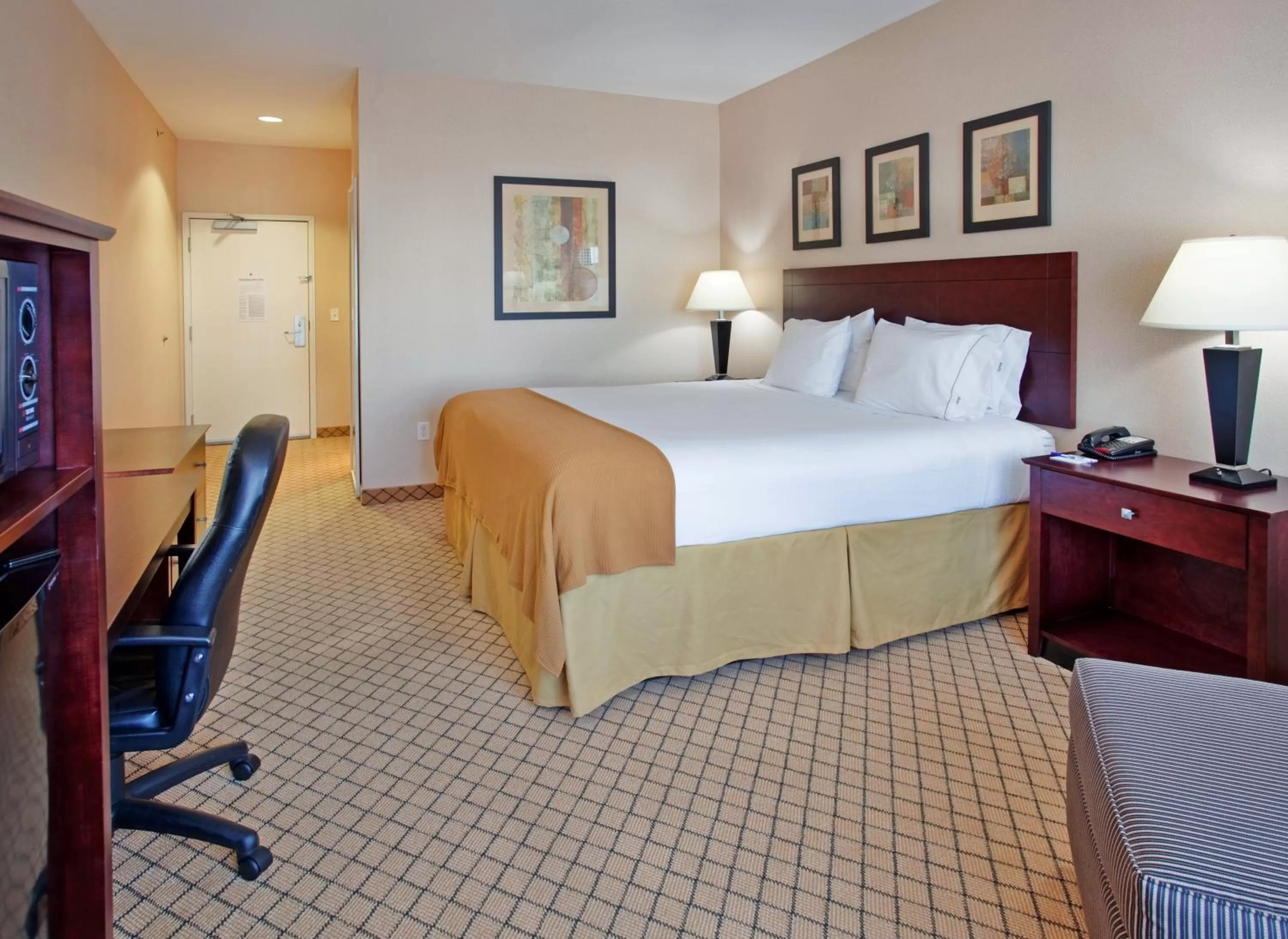 King Room - Non-Smoking in Holiday Inn Express Hotel & Suites Wichita Airport, an IHG Hotel