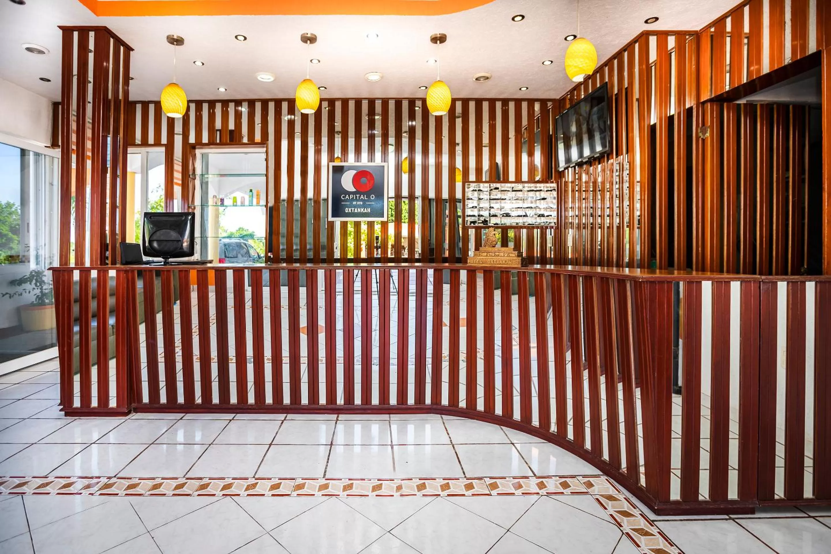 Lobby or reception in Capital O Oxtankah,chetumal bay