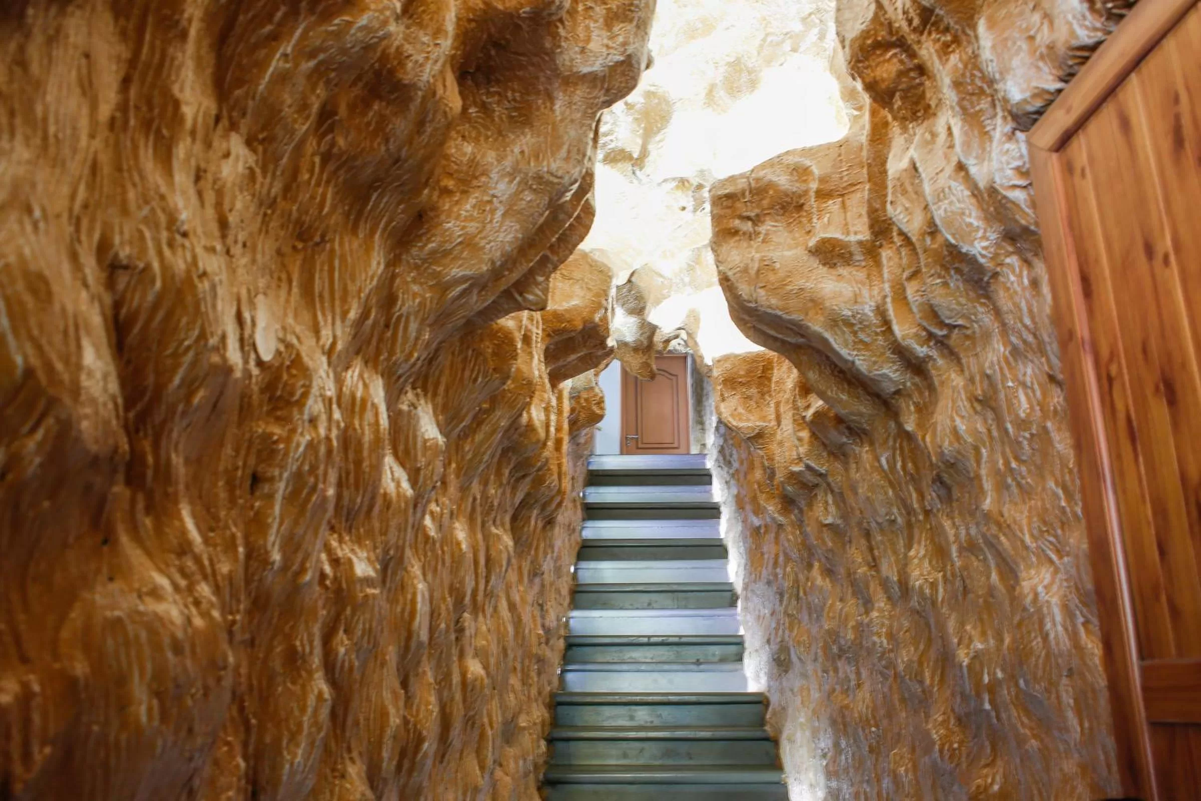 Facade/entrance in Hotel Shpella
