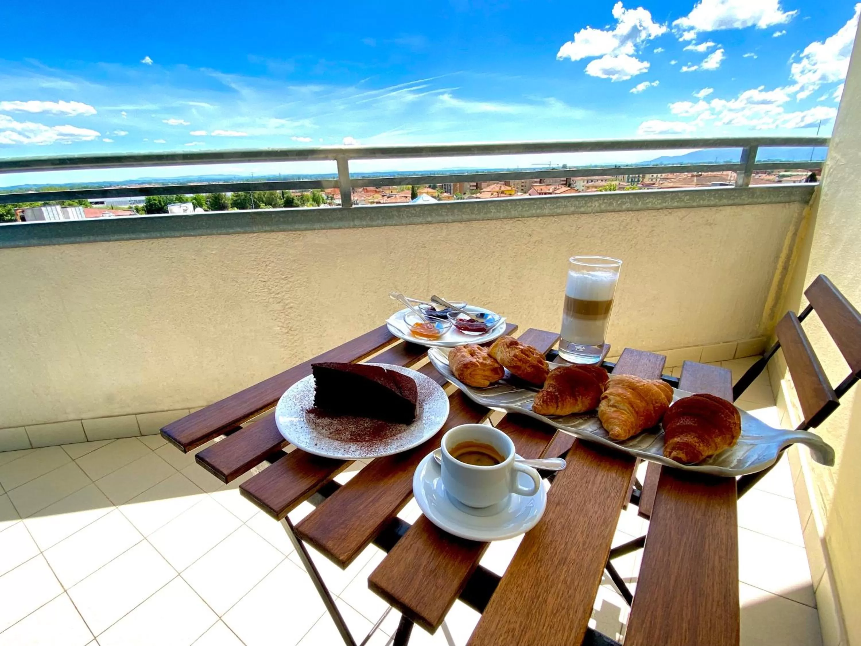 Economy Double or Twin Room with Balcony in Tuscany Inn