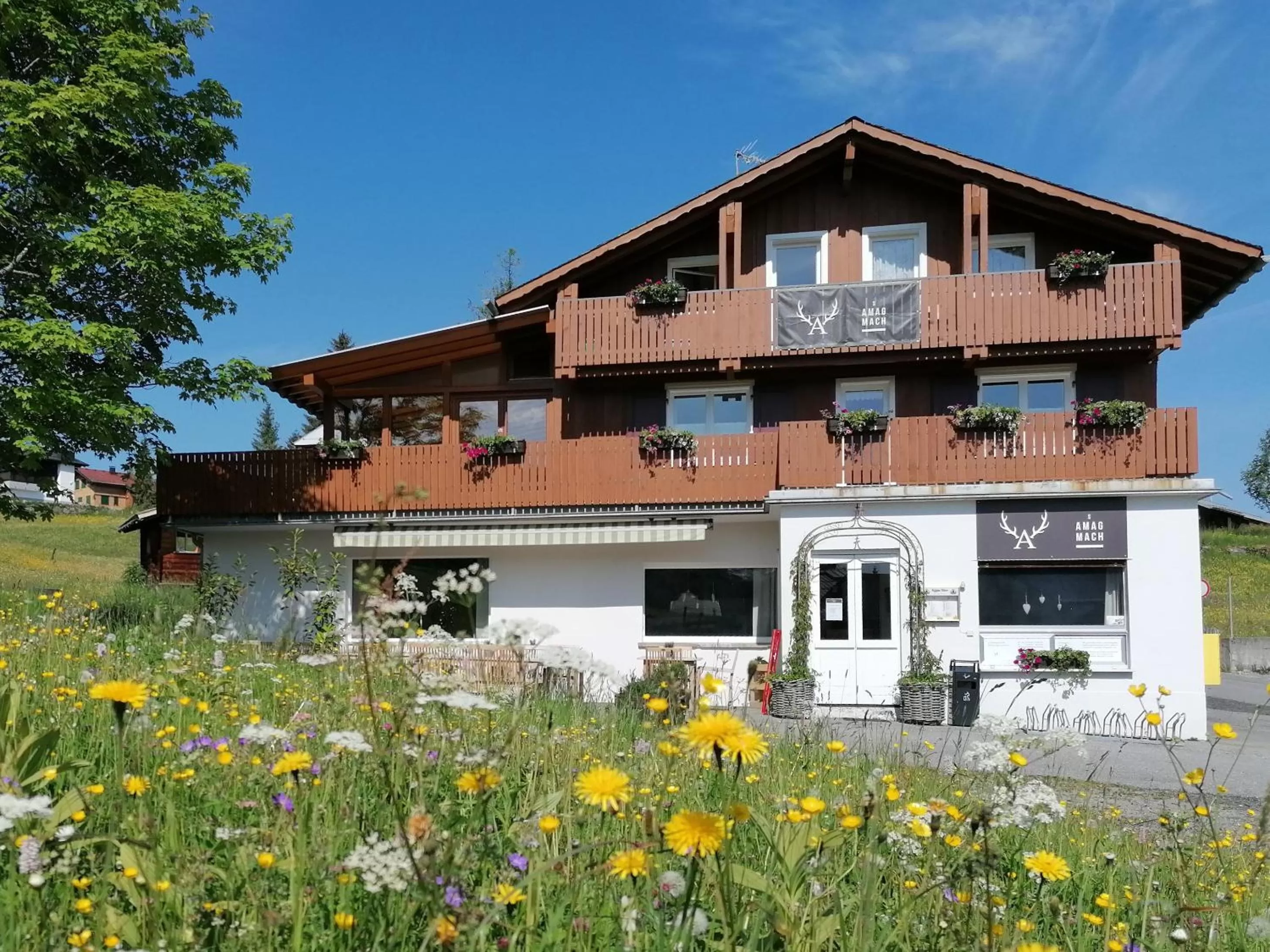 Facade/entrance, Property Building in s´Amagmach