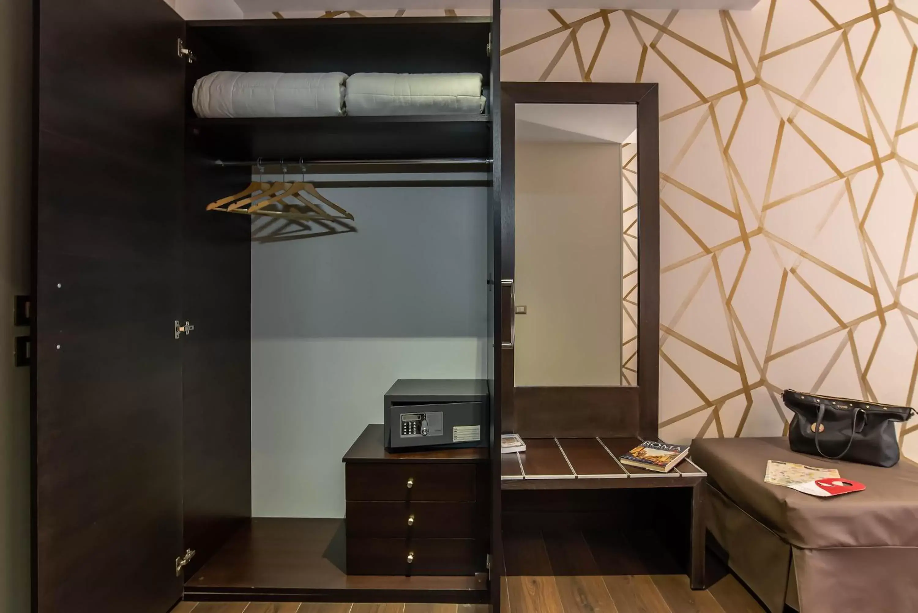 Superior Double or Twin Room in Catone District Hotel Superior Double or Twin Room in Catone District Hotel