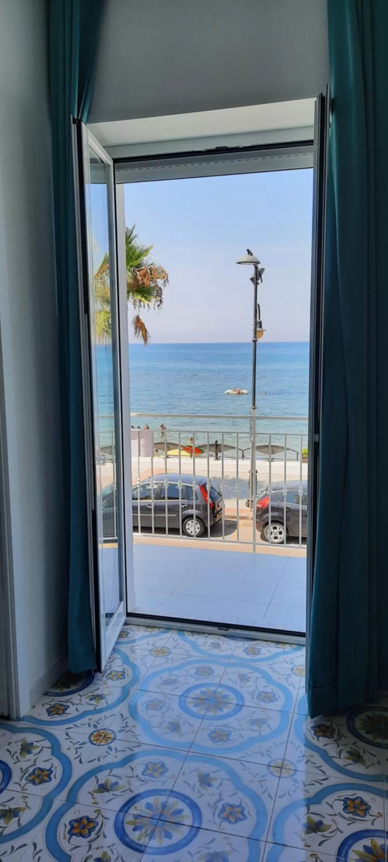 Sea View in B & Beach