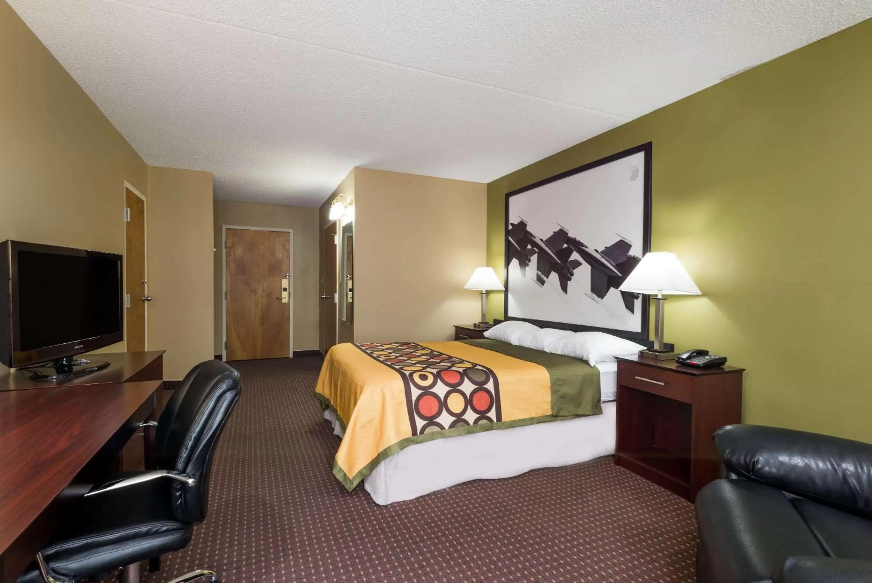 Photo of the whole room, Bed in Super 8 by Wyndham Miamisburg Dayton S Area OH