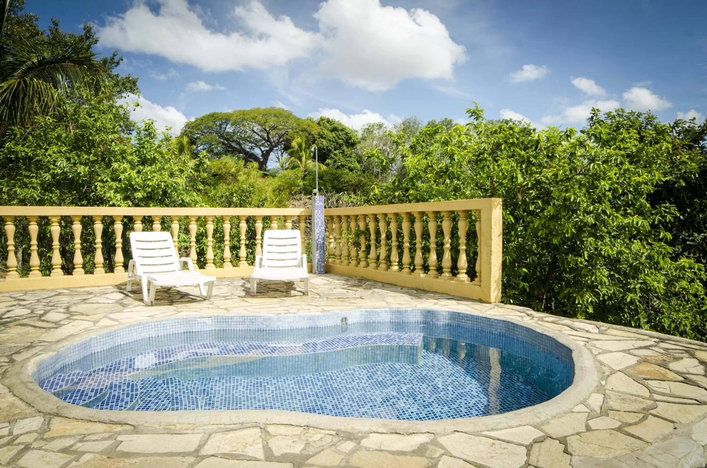 Swimming Pool in Las Cabañas Encantadas de Nindirí