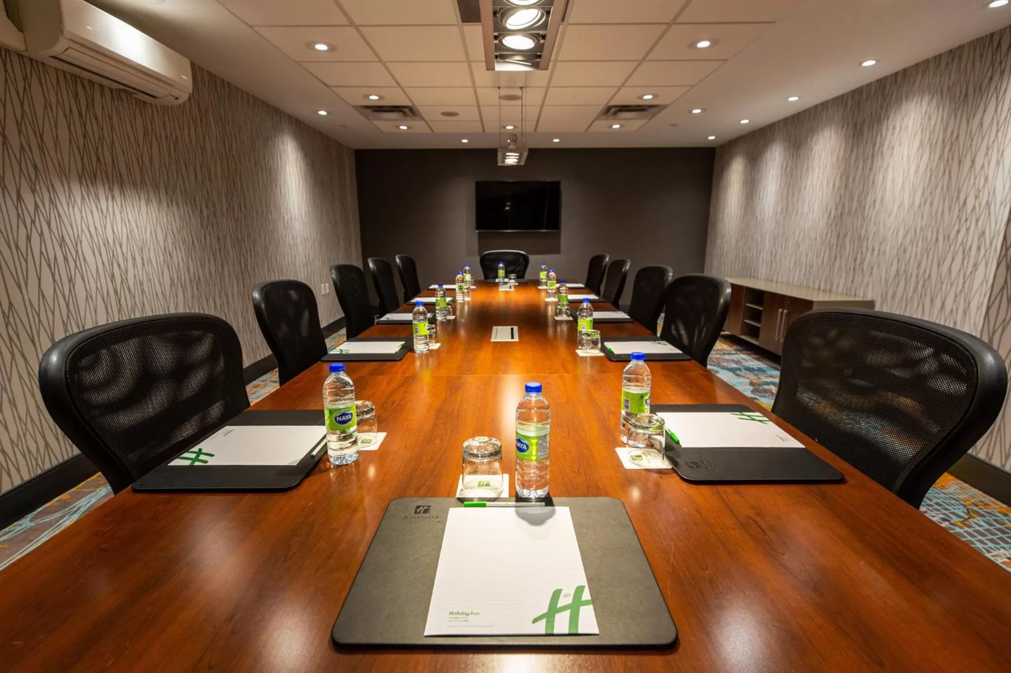 Meeting/conference room in Holiday Inn Toronto Downtown Centre by IHG