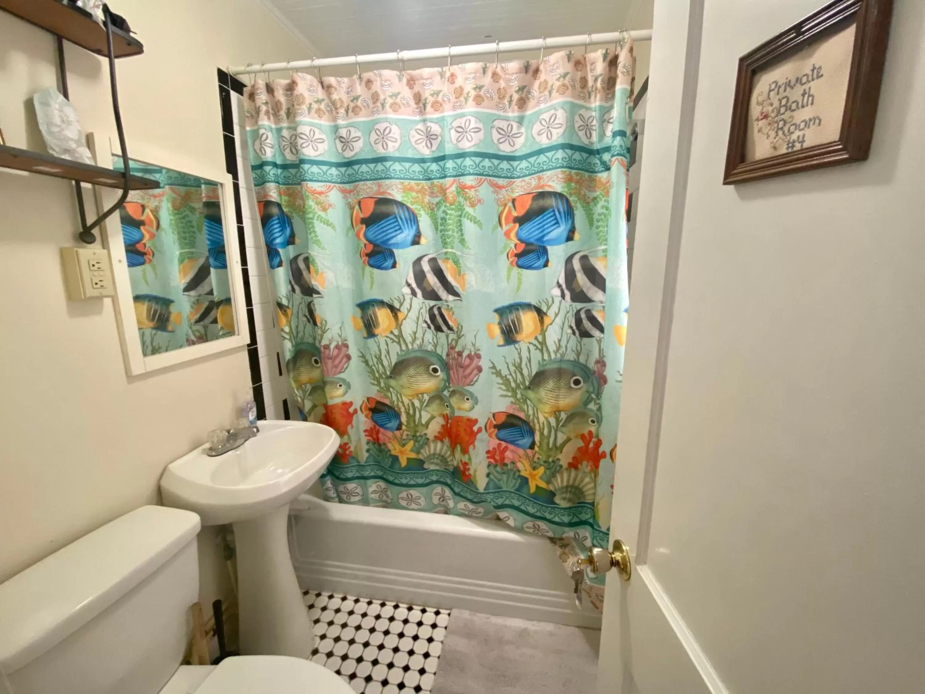 Bathroom in Atlantic House Bed & Breakfast