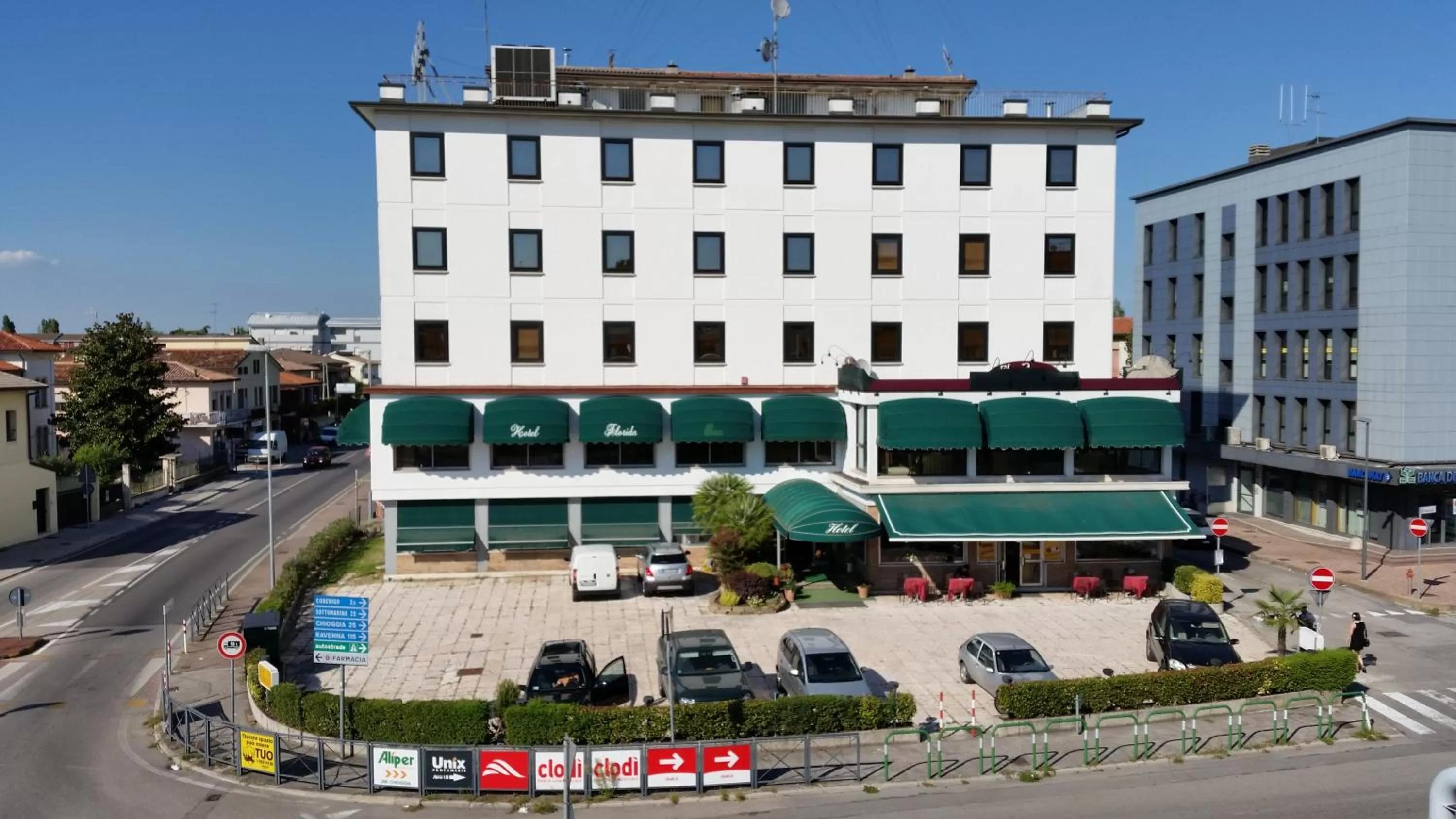 Property building in Hotel Florida