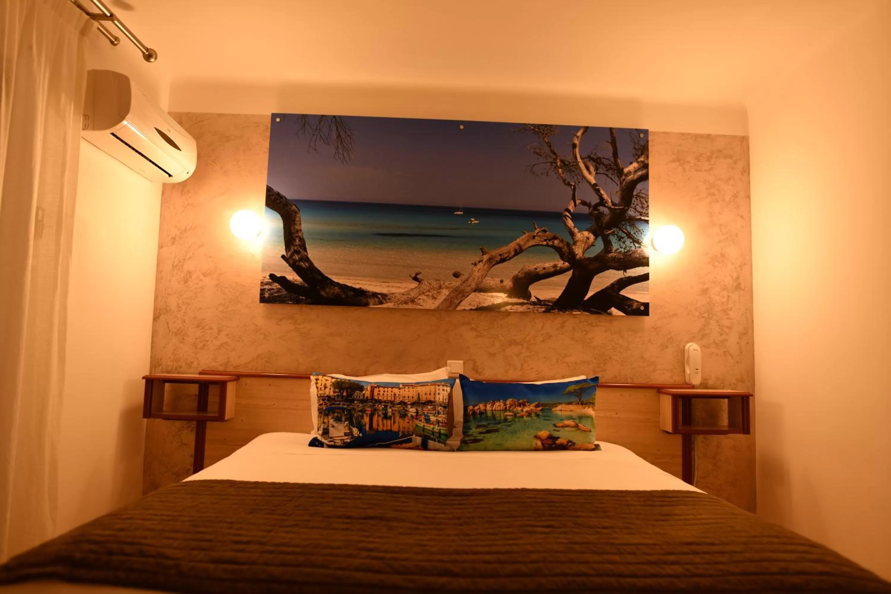 Bed in Hôtel Le Claridge