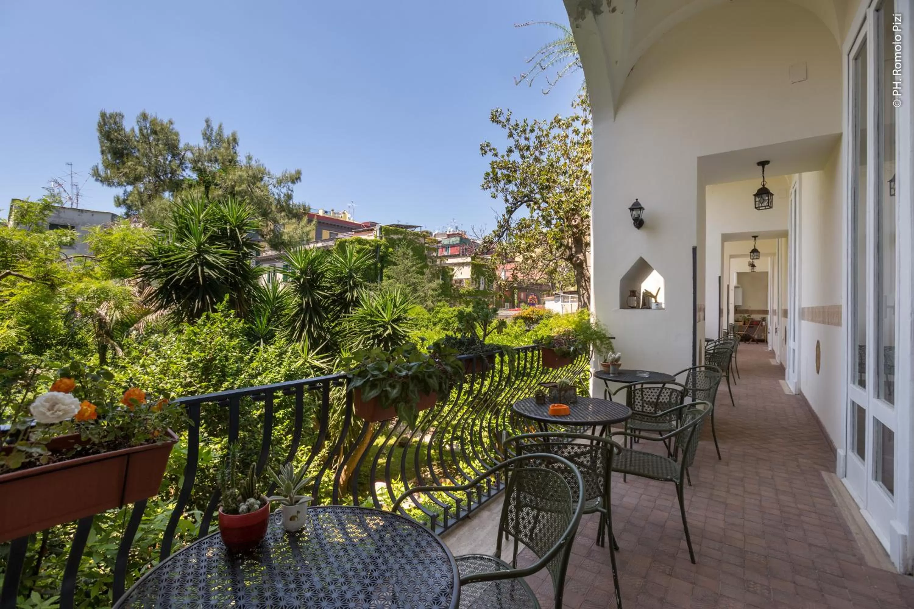 Bird's eye view in The Bellini House by House In Naples