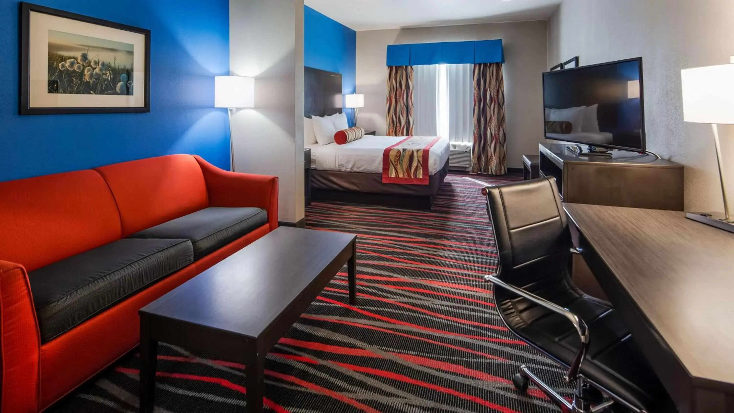 King Suite with Sofa Bed in Best Western Plus Tech Medical Center Inn King Suite with Sofa Bed in Best Western Plus Tech Medical Center Inn