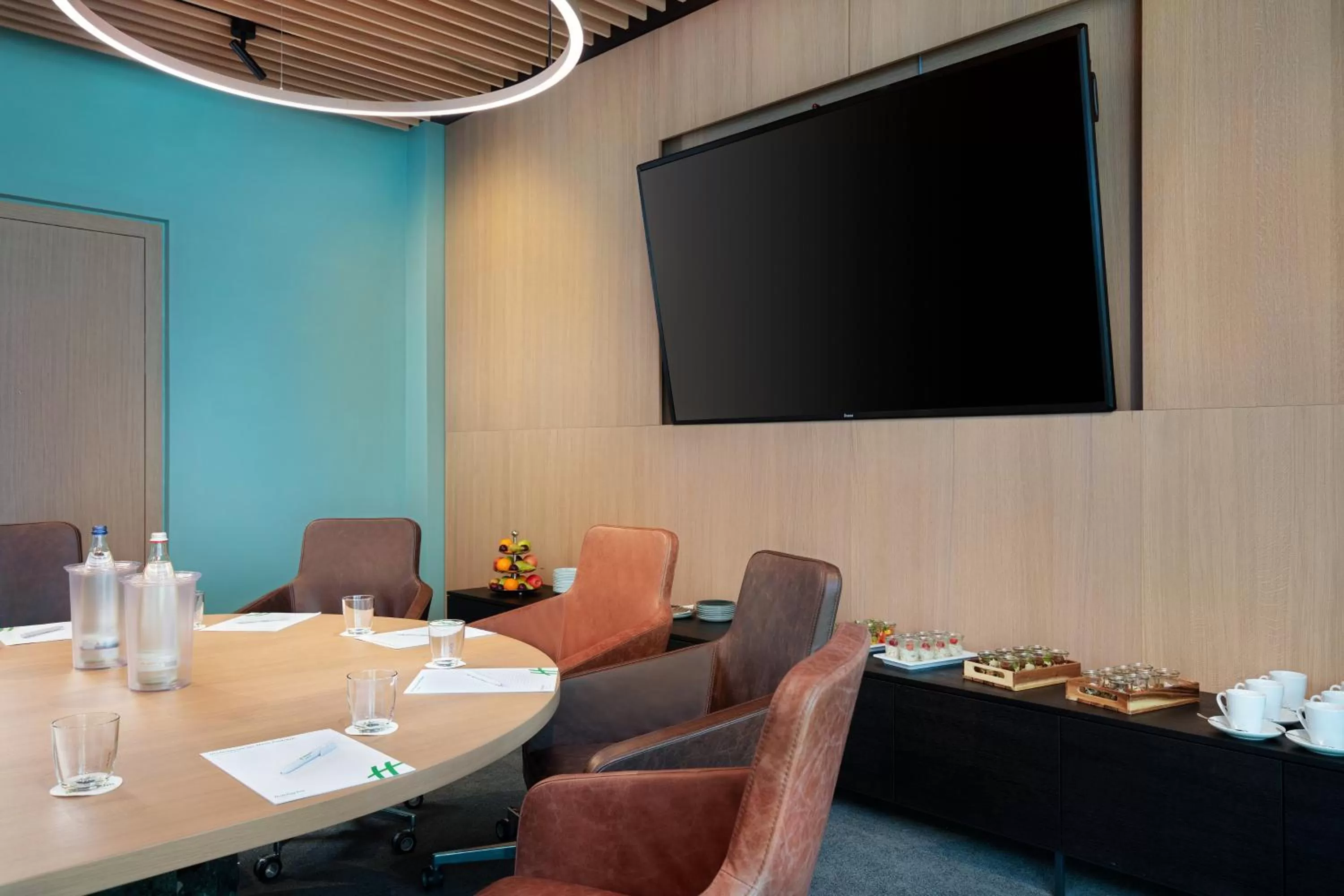 Meeting/conference room in Holiday Inn - Osnabrück by IHG