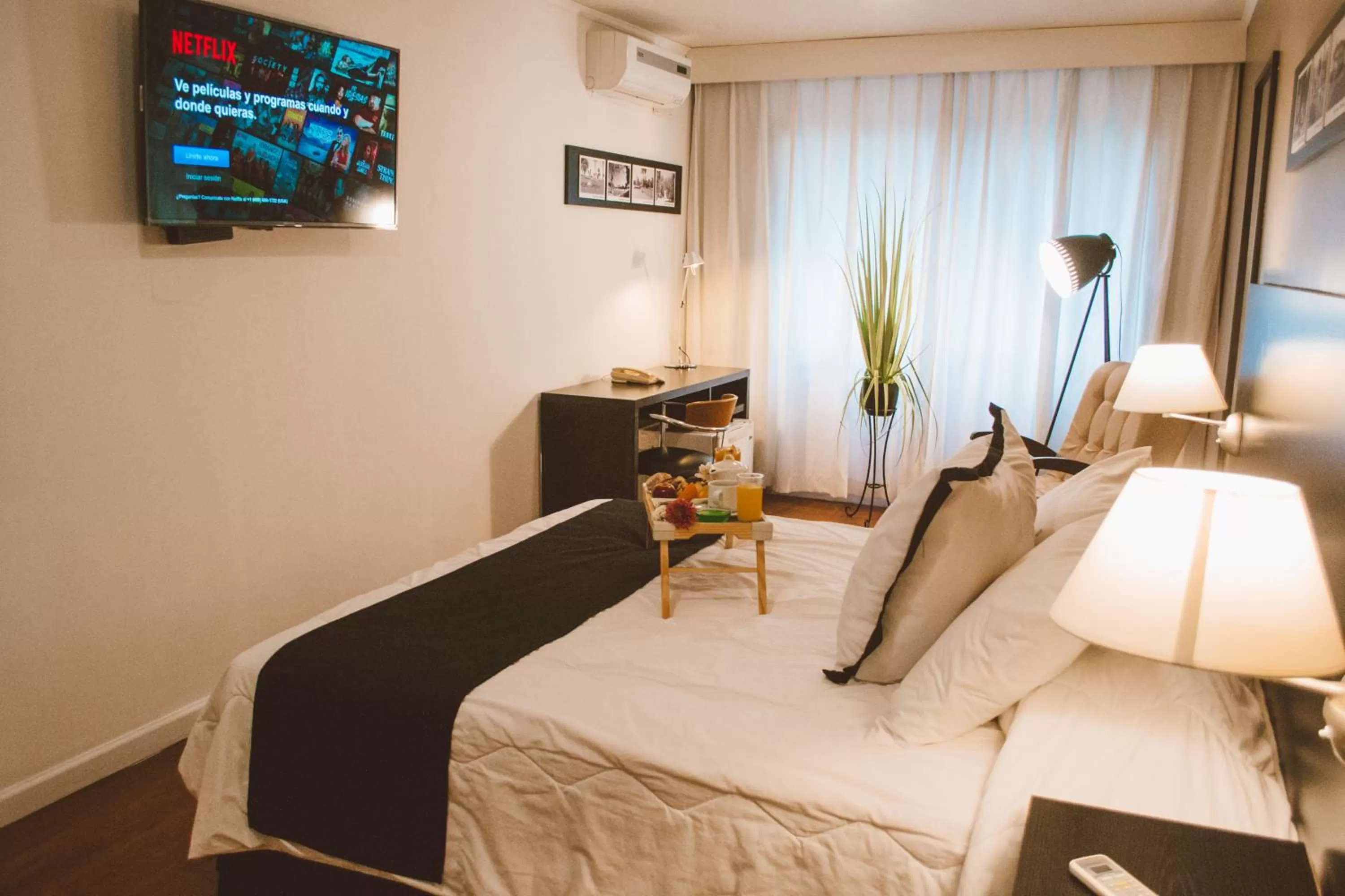 Bed in Pocitos Plaza Hotel