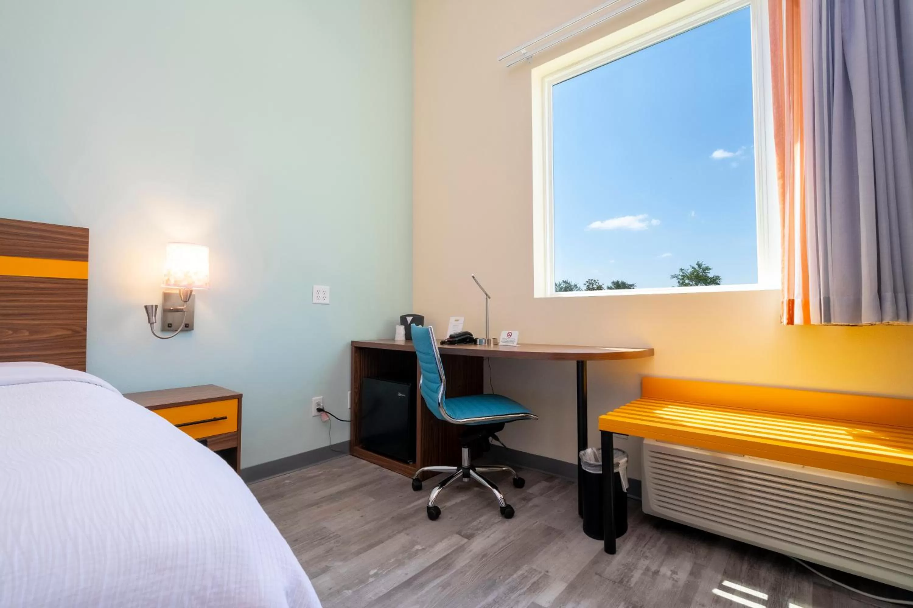 Guests, Bed in SPOT X Hotel Orlando Intl Dr by The Red Collection