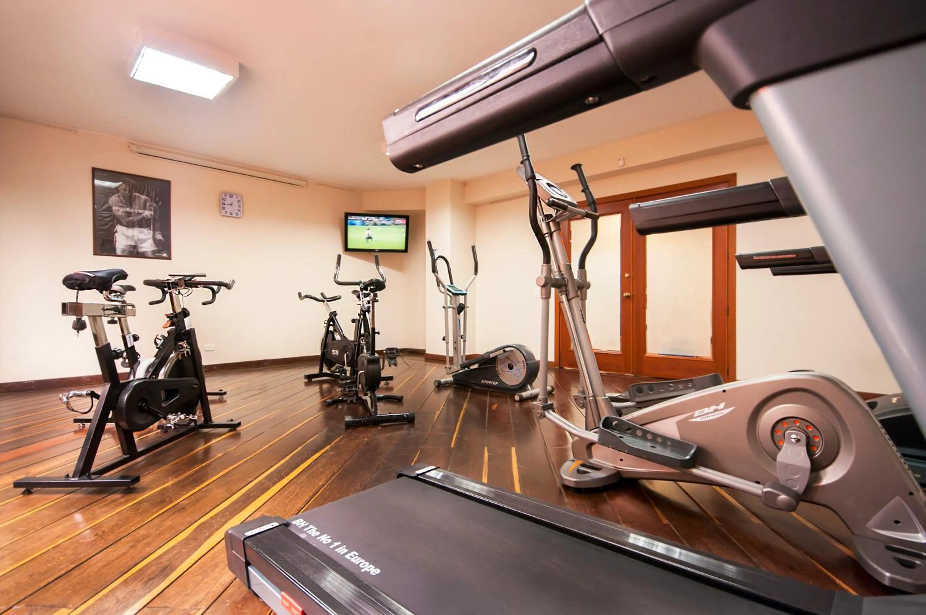 Fitness centre/facilities in Armenia Hotel