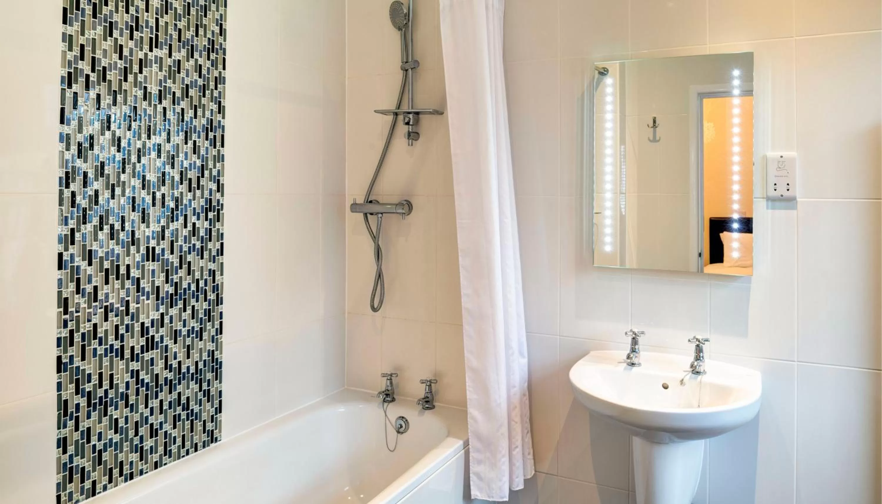 Shower in Best Western The Royal Chase Hotel