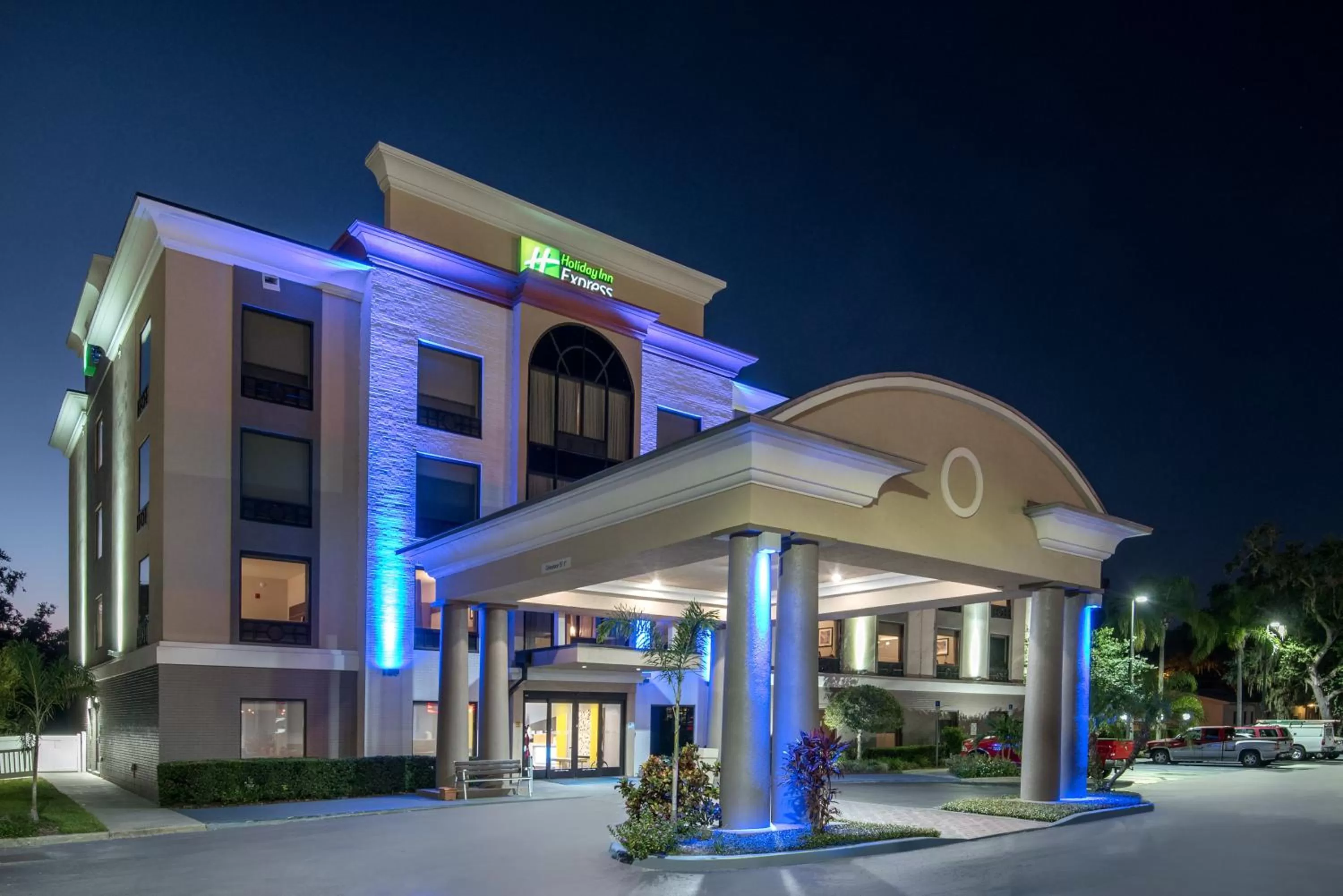 Property building in Holiday Inn Express Hotel & Suites Bartow by IHG