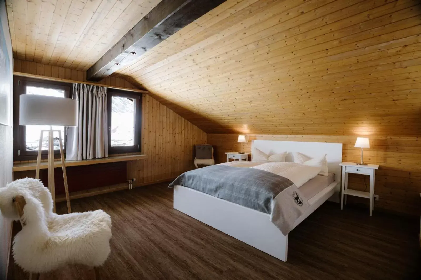 Double Room with Extra Bed in Berg- & Naturhotel Engstligenalp Double Room with Extra Bed in Berg- & Naturhotel Engstligenalp