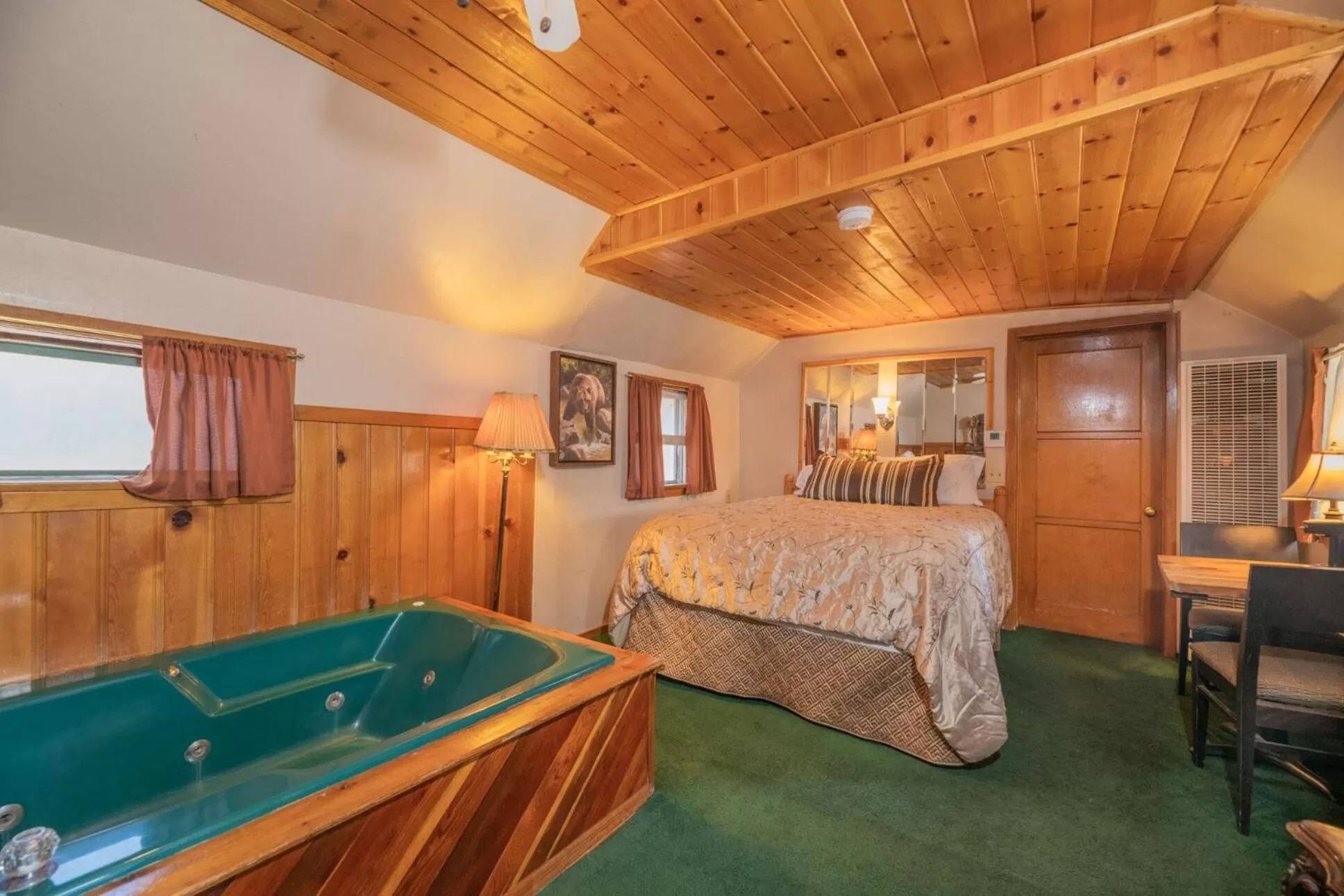 Photo of the whole room, Bed in Black Forest Lodge
