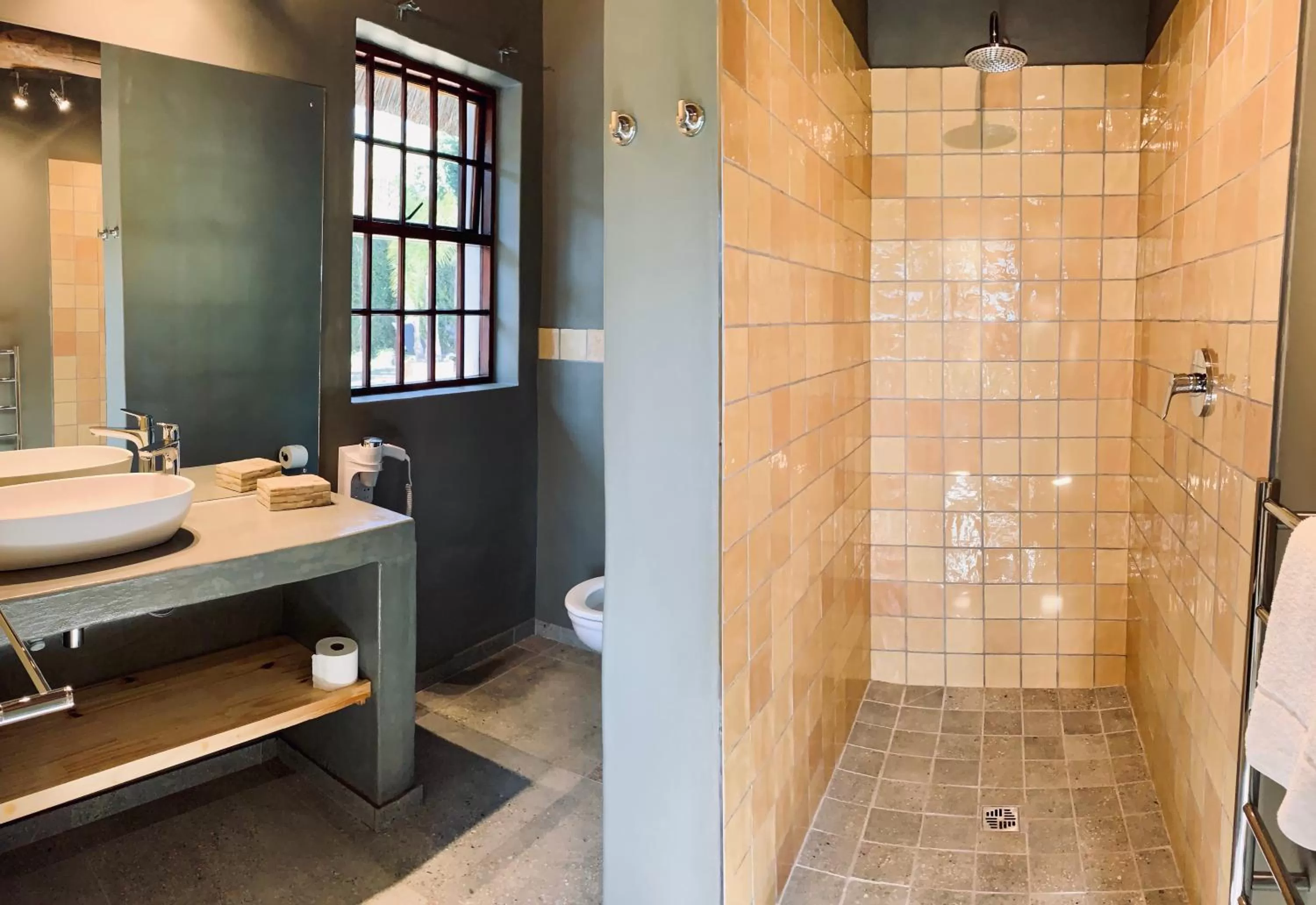 Shower in Marianne Wine Estate