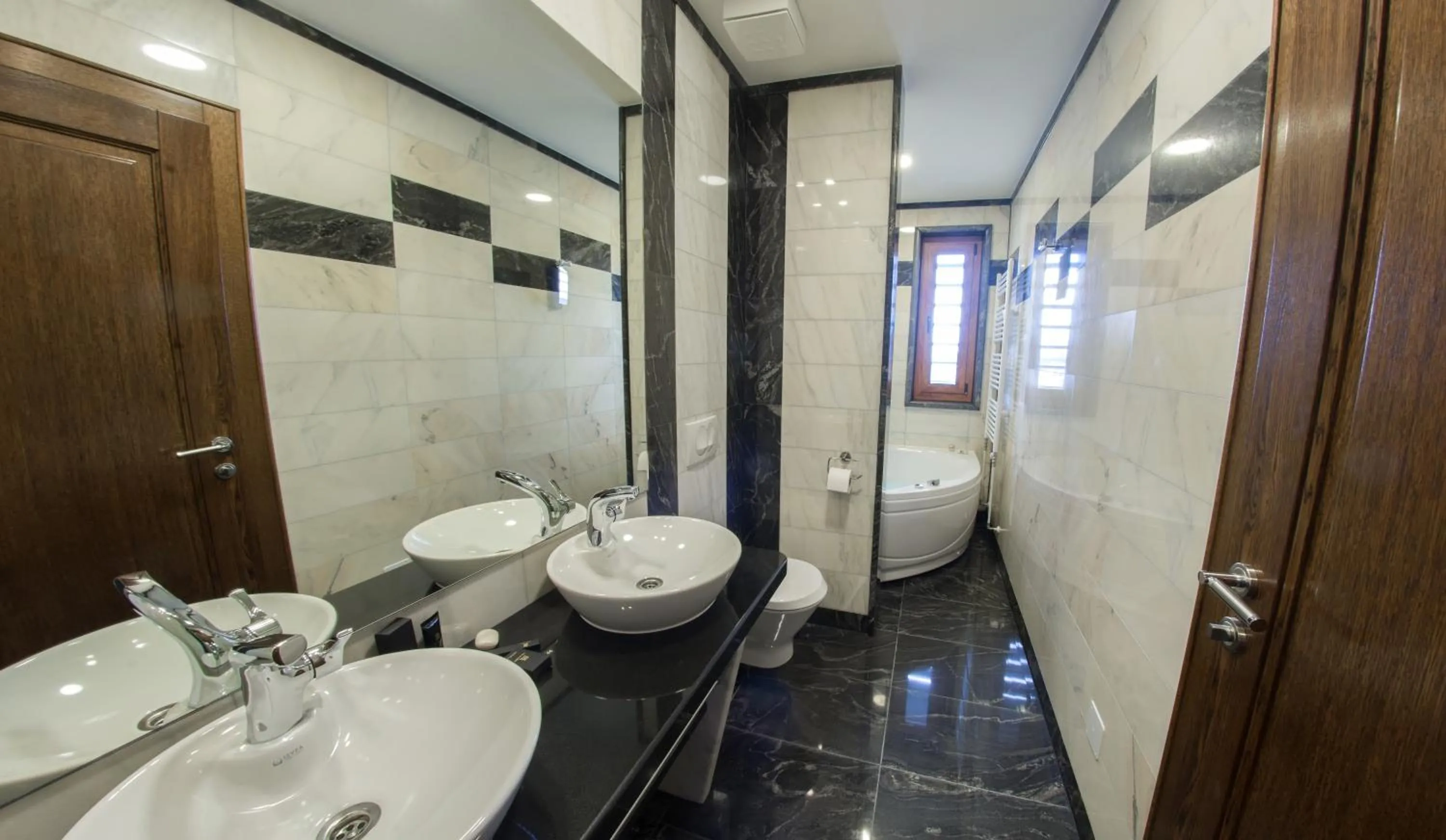 Shower in Hotel Mostar