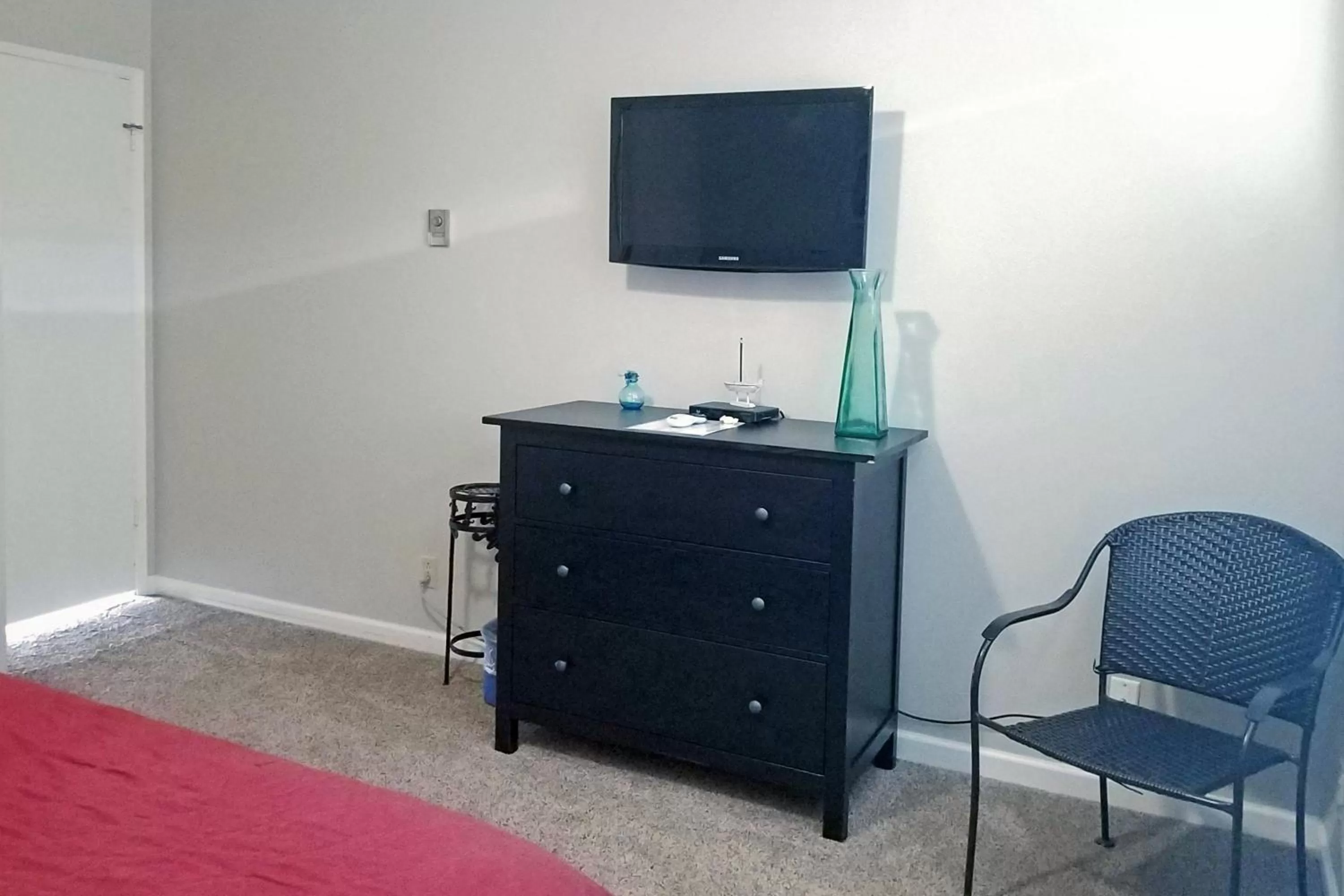 Bedroom, TV/Entertainment Center in Ocean Terrace Condominiums