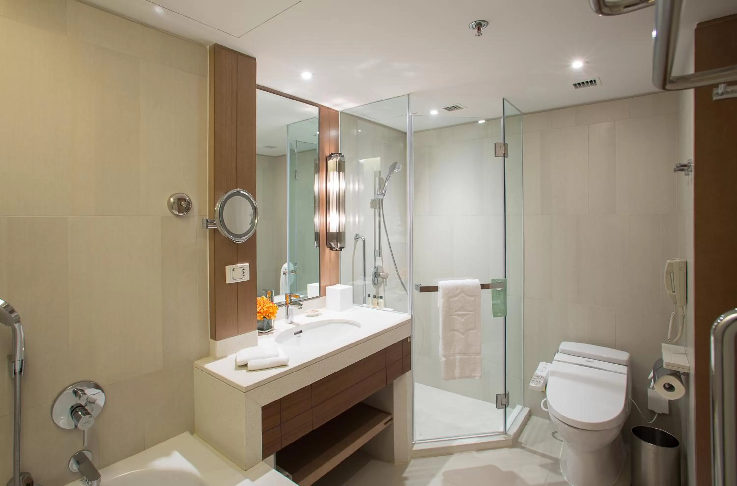 Bathroom in Shangri-La Qingdao