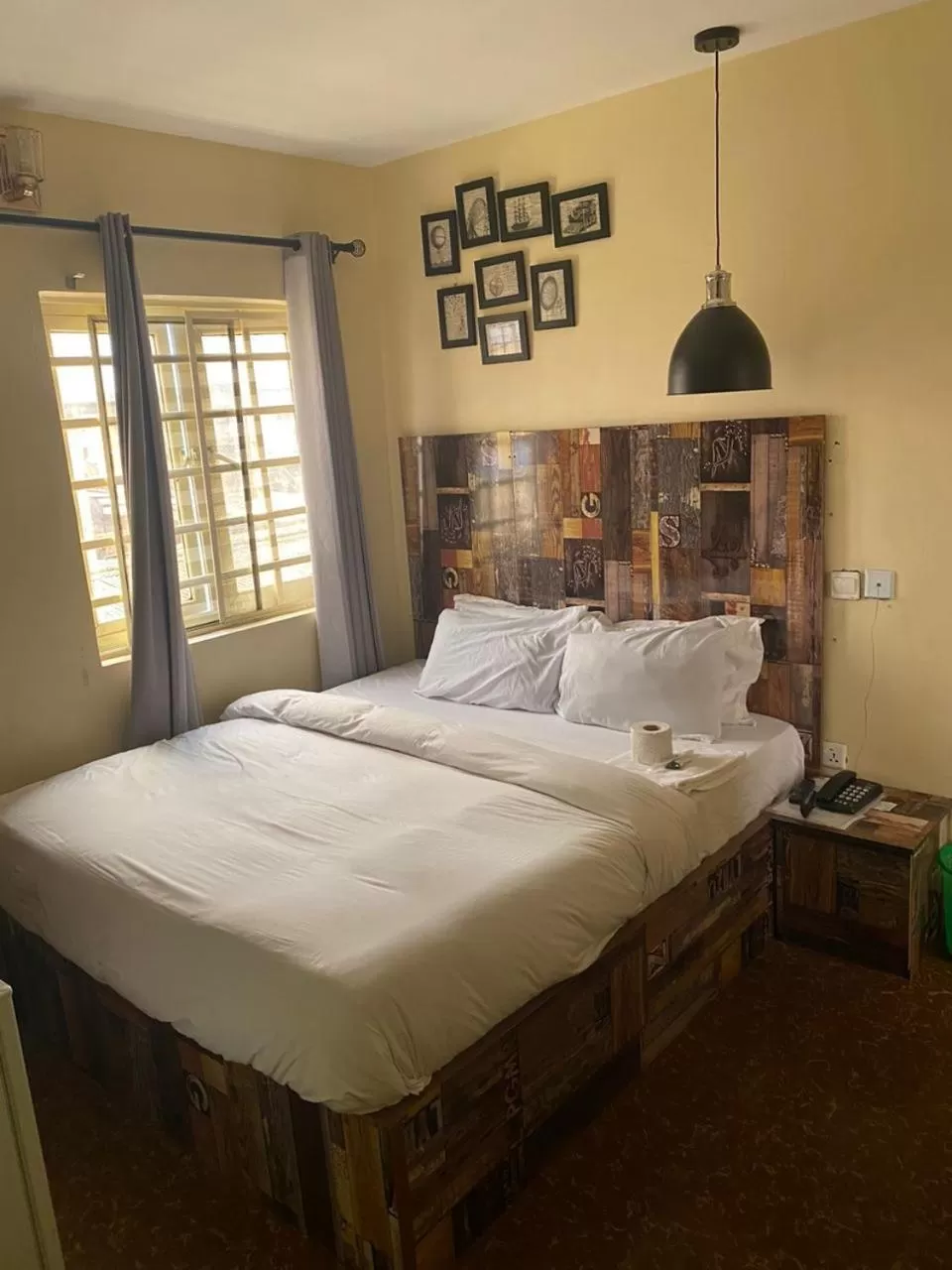 Bedroom, Bed in ONTARIO SUITES