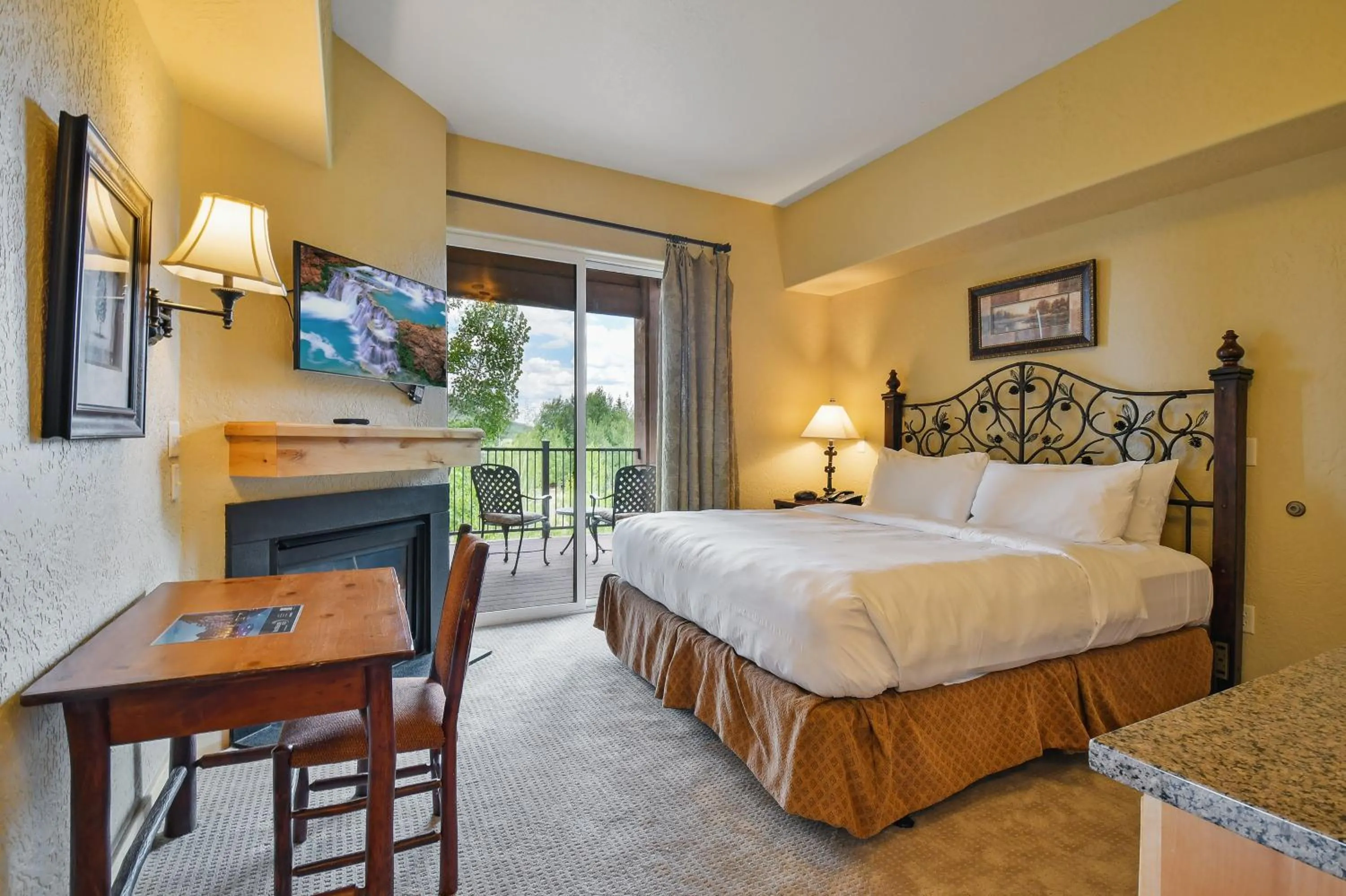 Bed in Silverado Lodge, Park City - Canyons Village by Vail Resorts