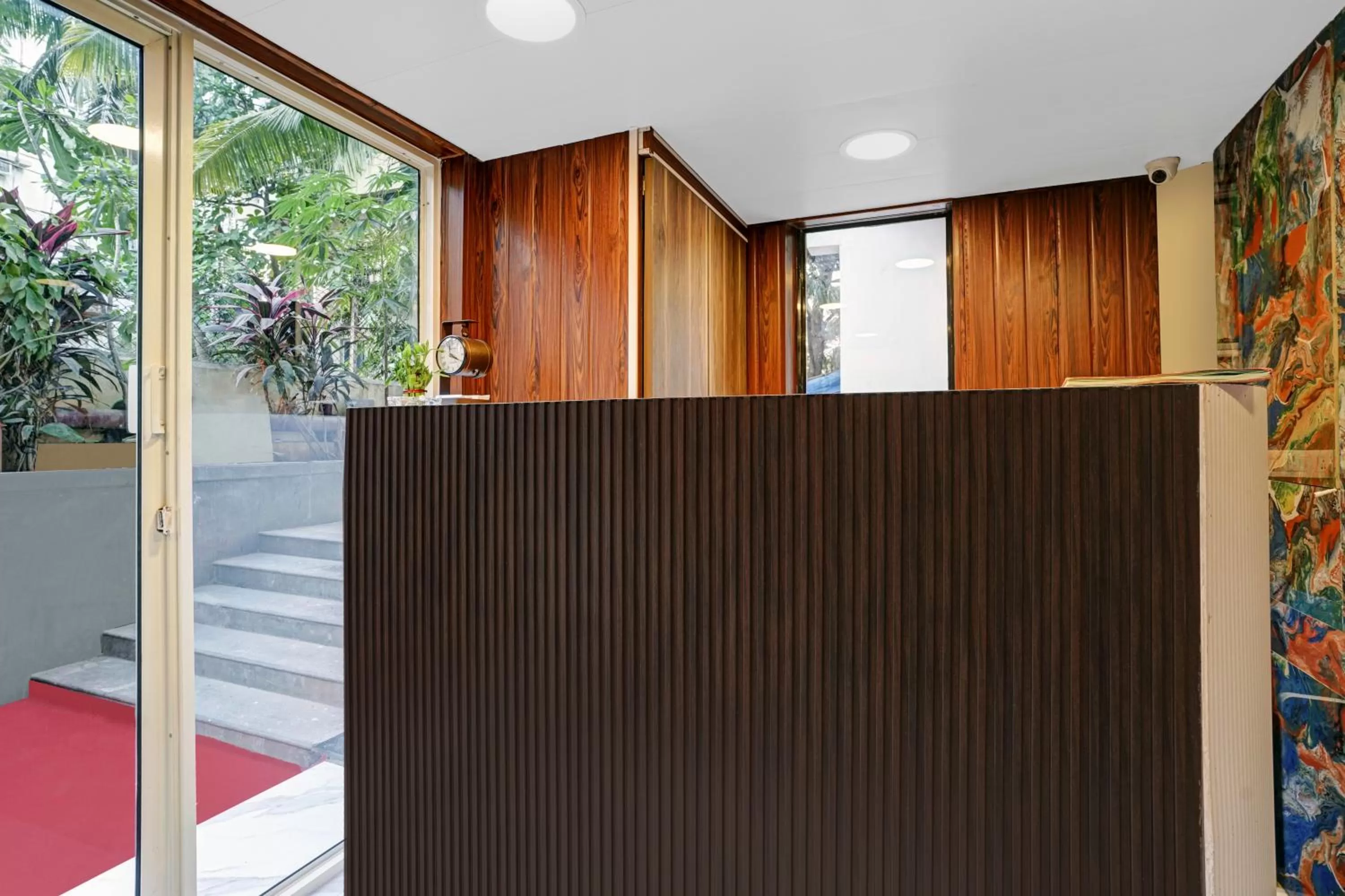 Treebo Trend Freedom Star, Vile Parle