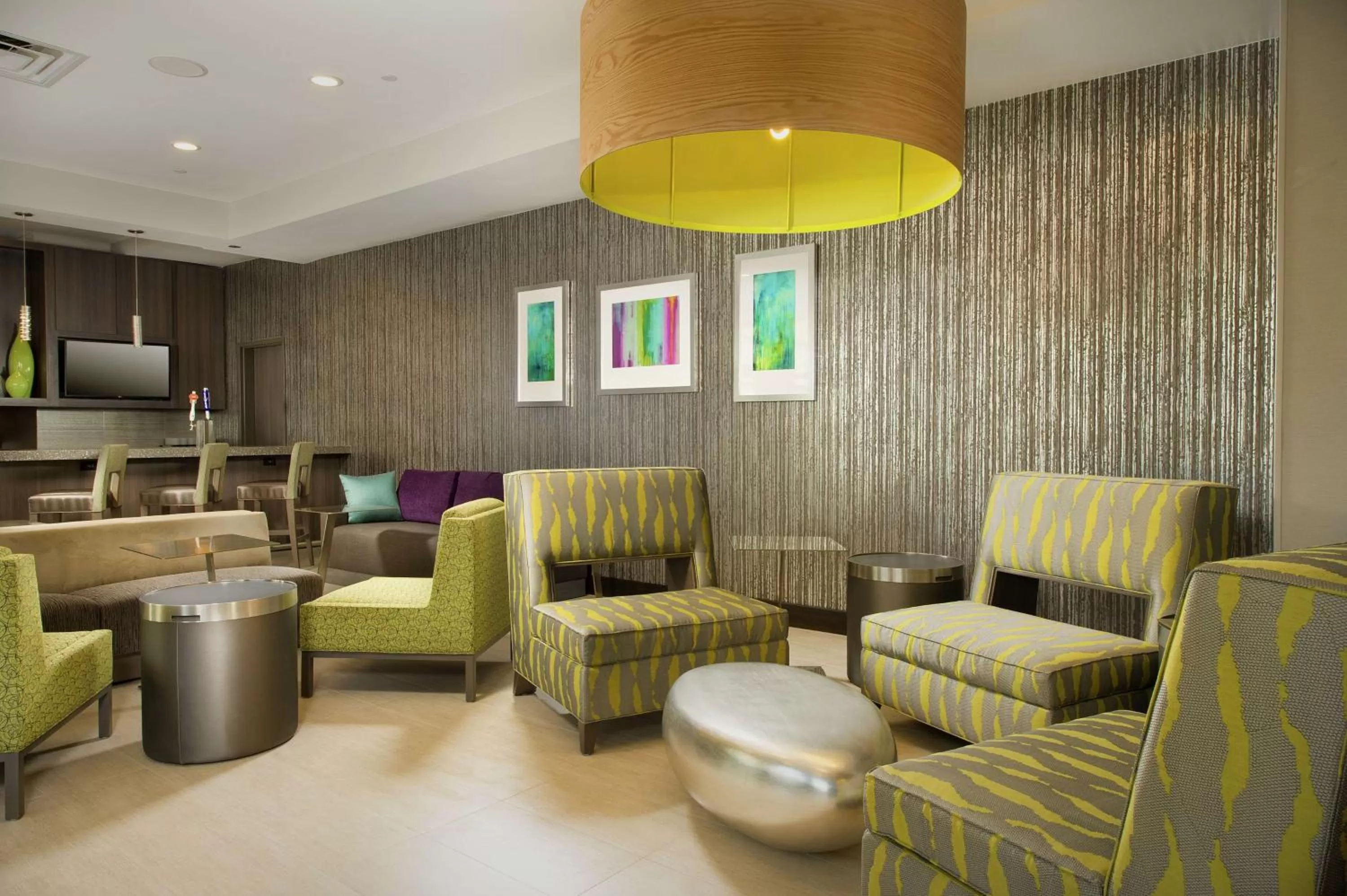 Lounge or bar in Hilton Garden Inn College Station