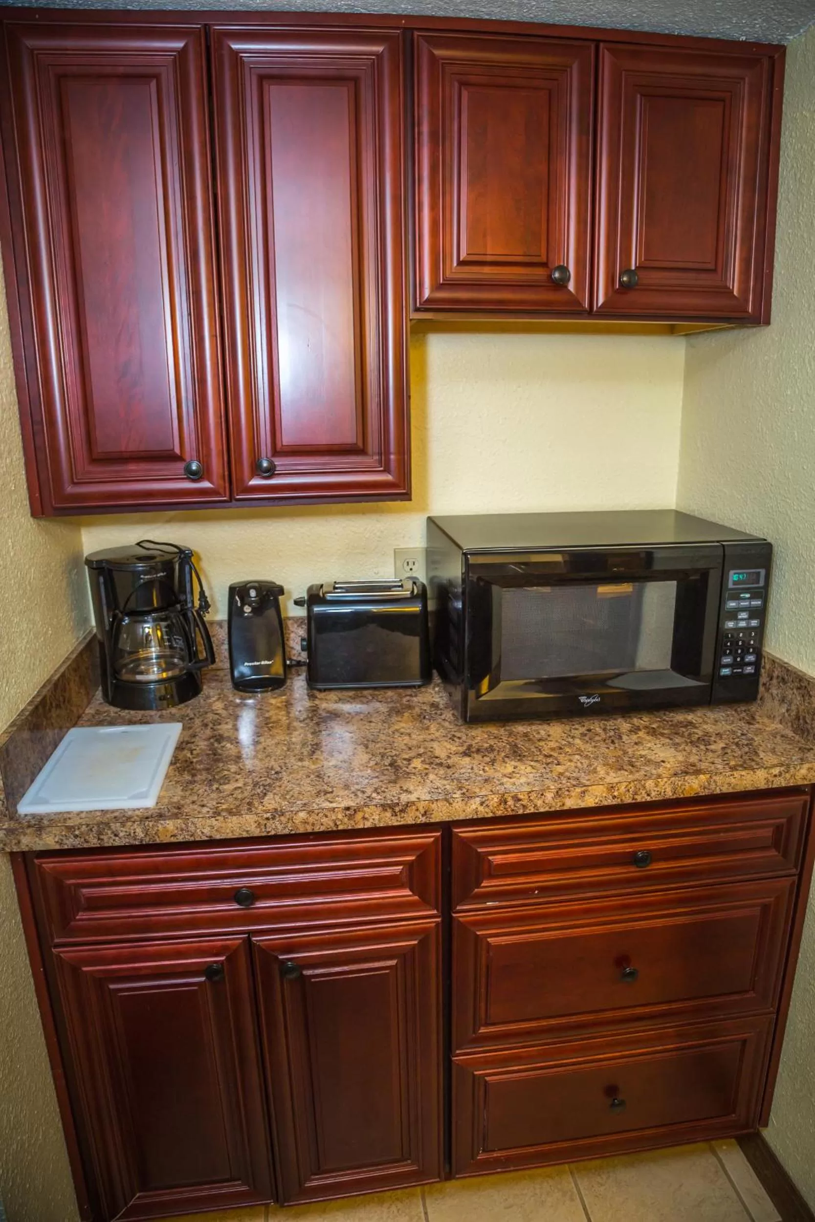 Coffee/tea facilities in Ocean Landings Resort
