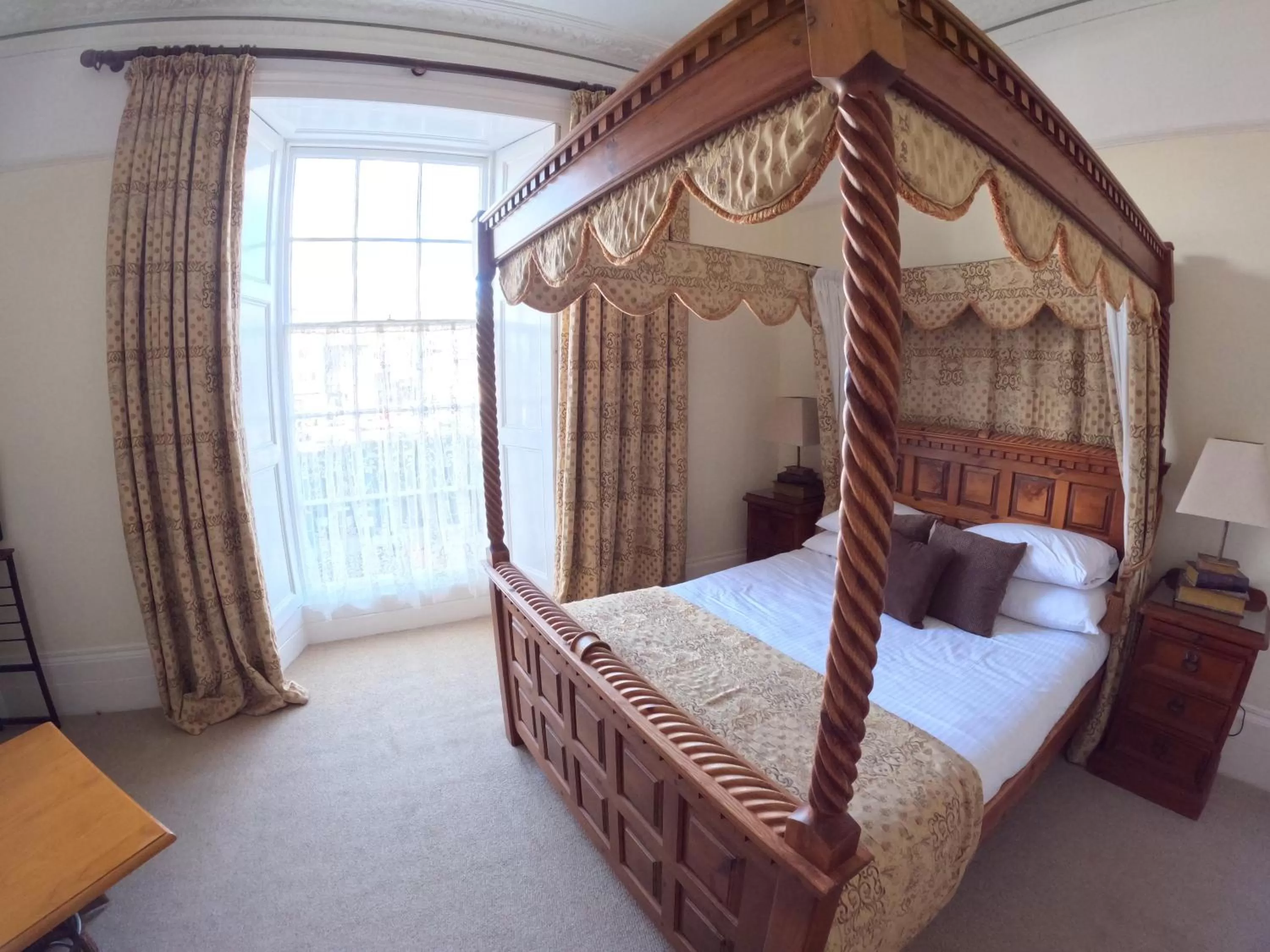 Bed in The Grove Falmouth