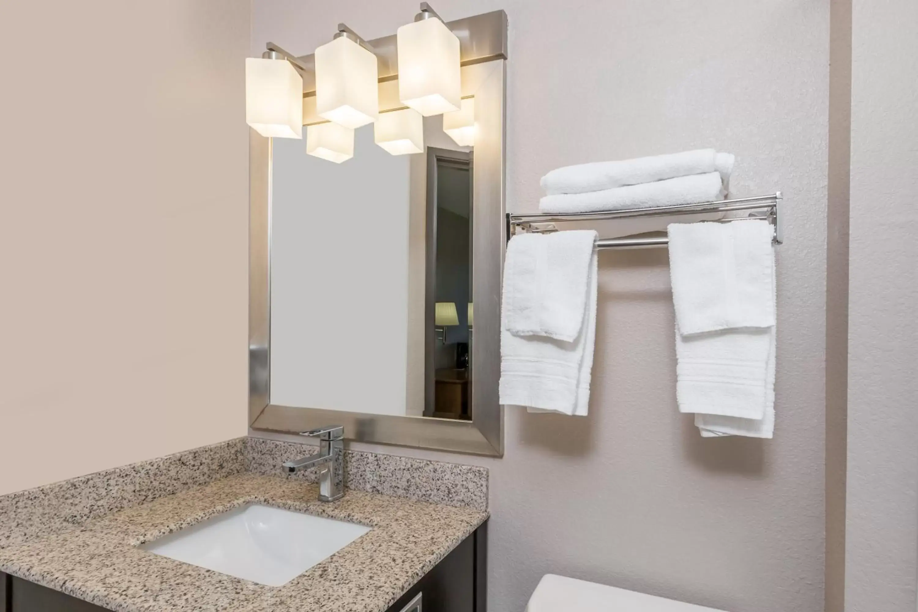 King Studio Suite - Non-Smoking in Super 8 by Wyndham Sioux City South King Studio Suite - Non-Smoking in Super 8 by Wyndham Sioux City South