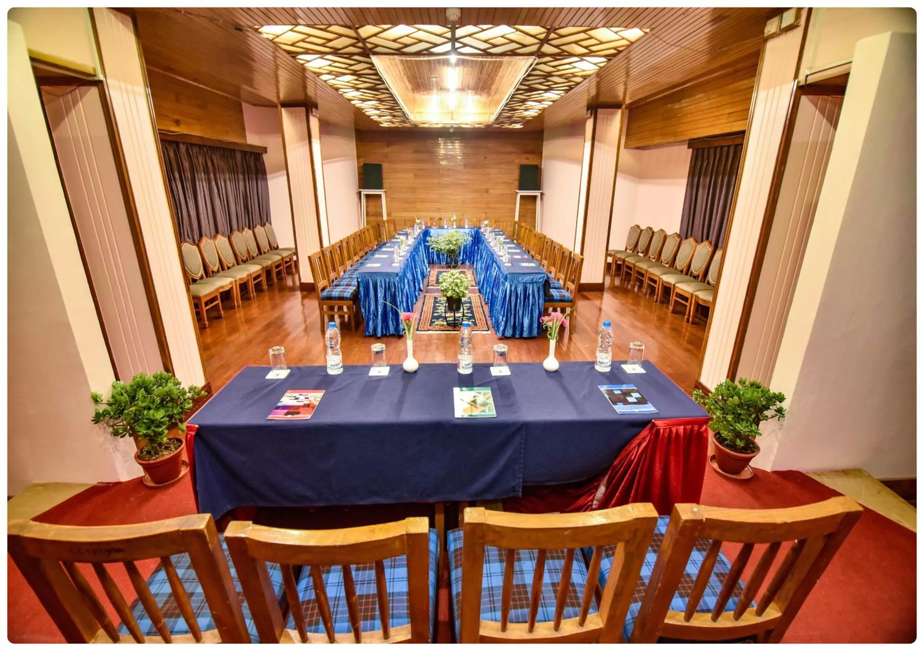 Meeting/conference room, Business Area/Conference Room in Cedar Inn