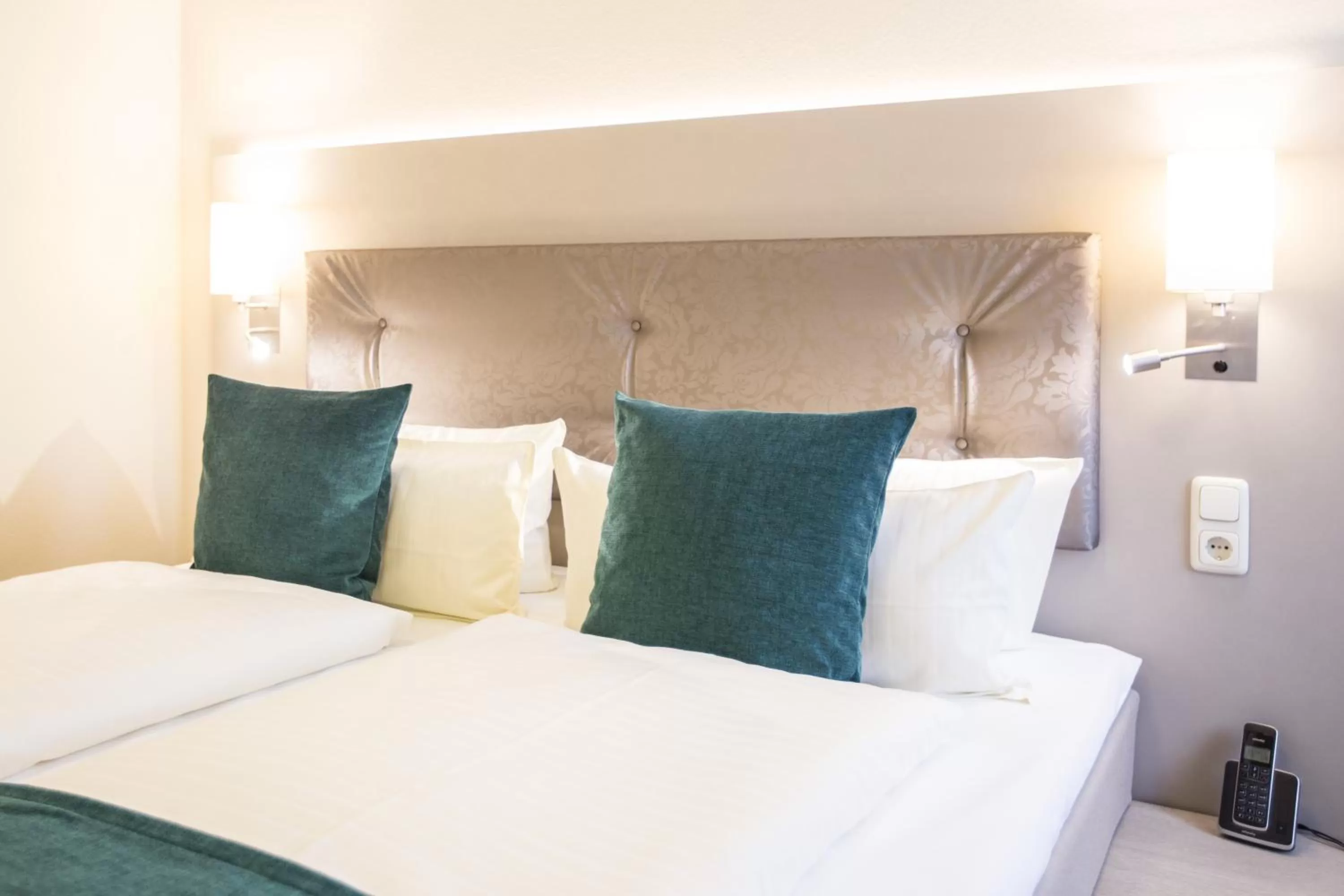 Photo of the whole room, Bed in Hermes Hotel Oldenburg